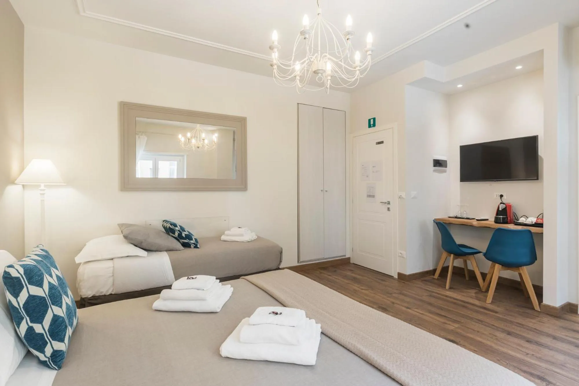 TV and multimedia, Bed in Trastevere Gallery Suites