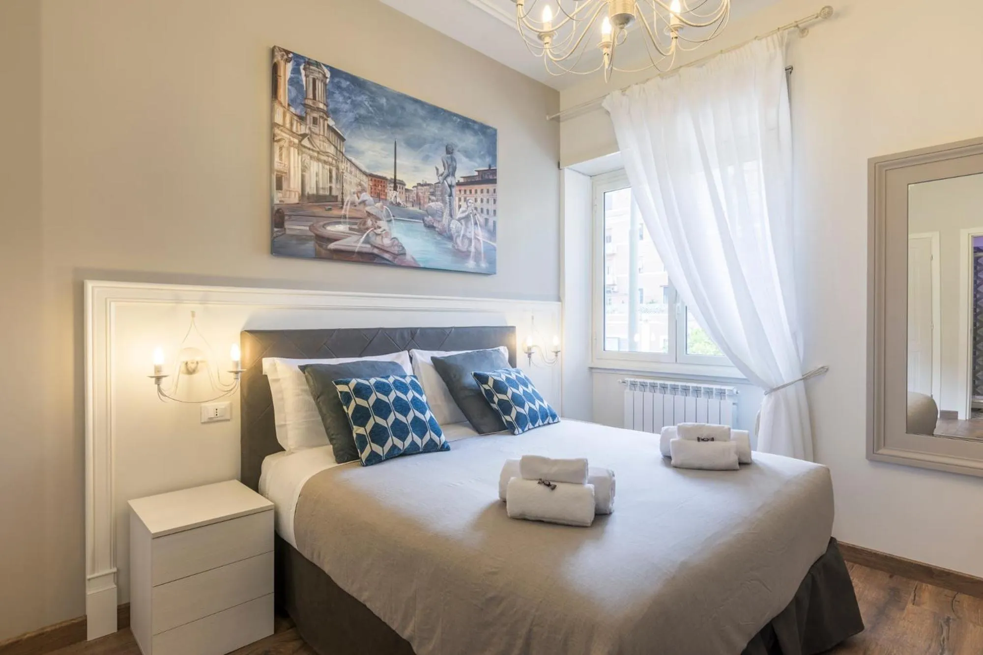 Photo of the whole room, Bed in Trastevere Gallery Suites