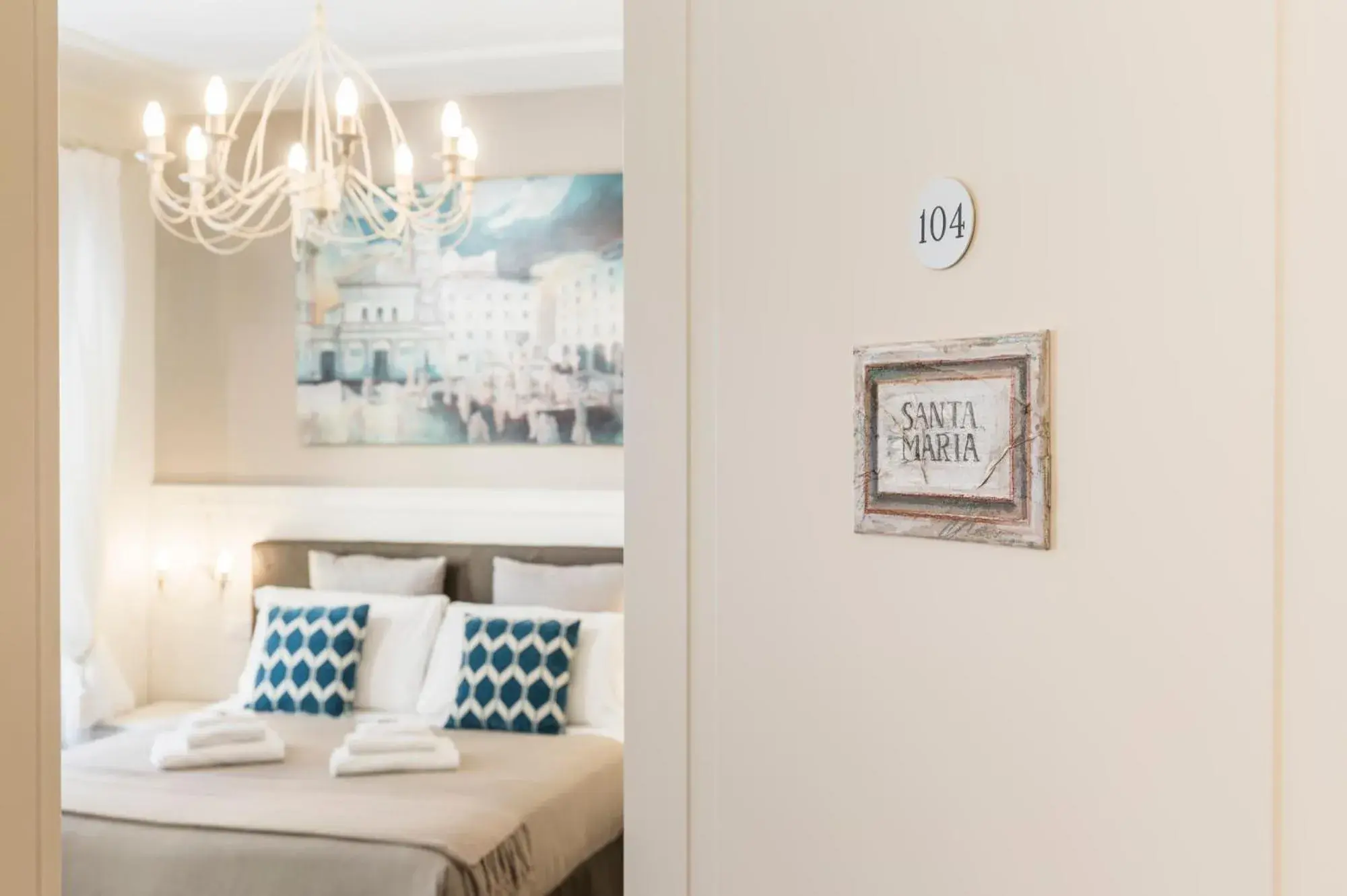 Decorative detail, Bed in Trastevere Gallery Suites Decorative detail, Bed in Trastevere Gallery Suites