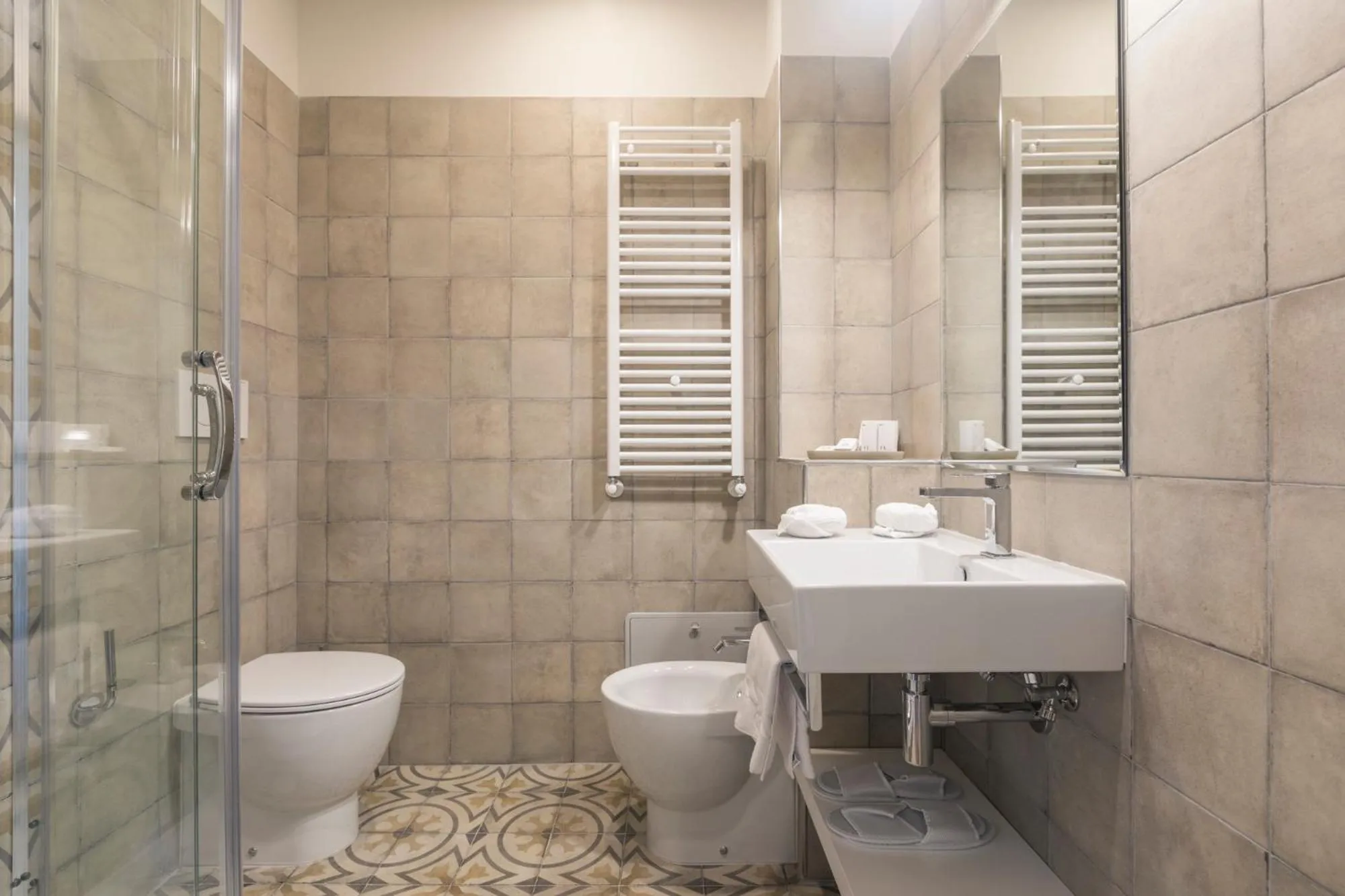 Shower in Trastevere Gallery Suites