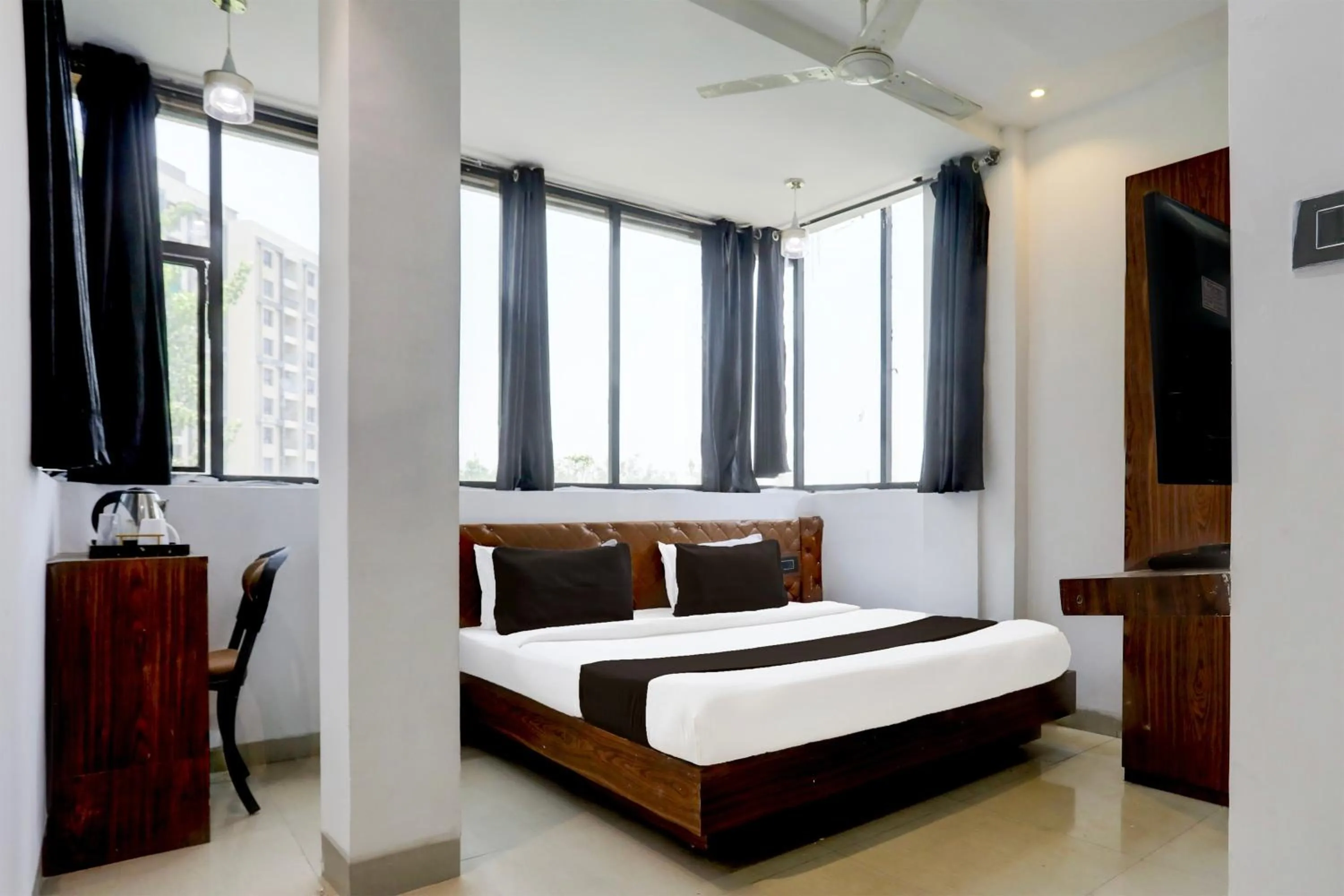 Bedroom, Bed in Hotel O MP Nagar Near Rachna Tower