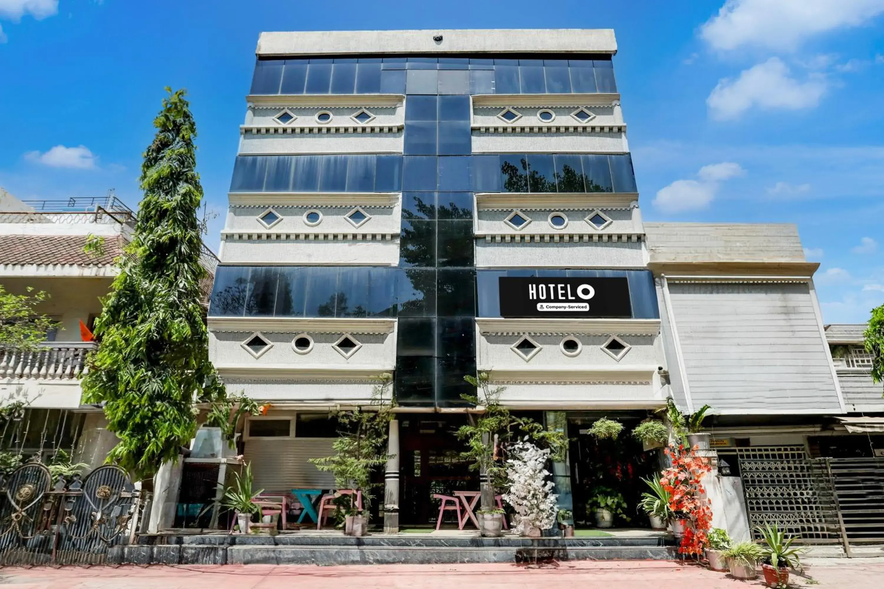 Facade/entrance in Hotel O MP Nagar Near Rachna Tower Facade/entrance in Hotel O MP Nagar Near Rachna Tower