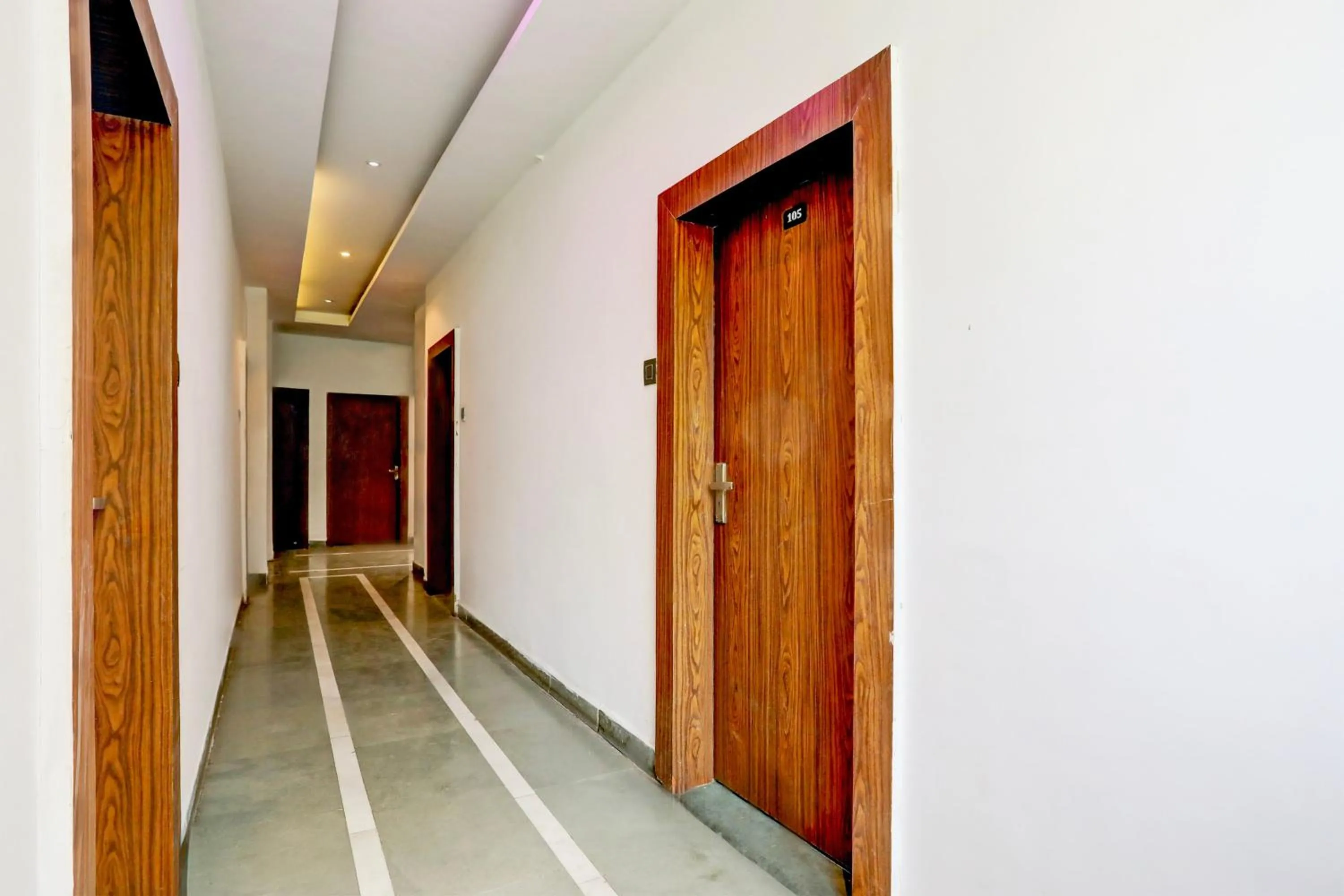 Lobby or reception in Super Hotel O MP Nagar Near Rachna Tower