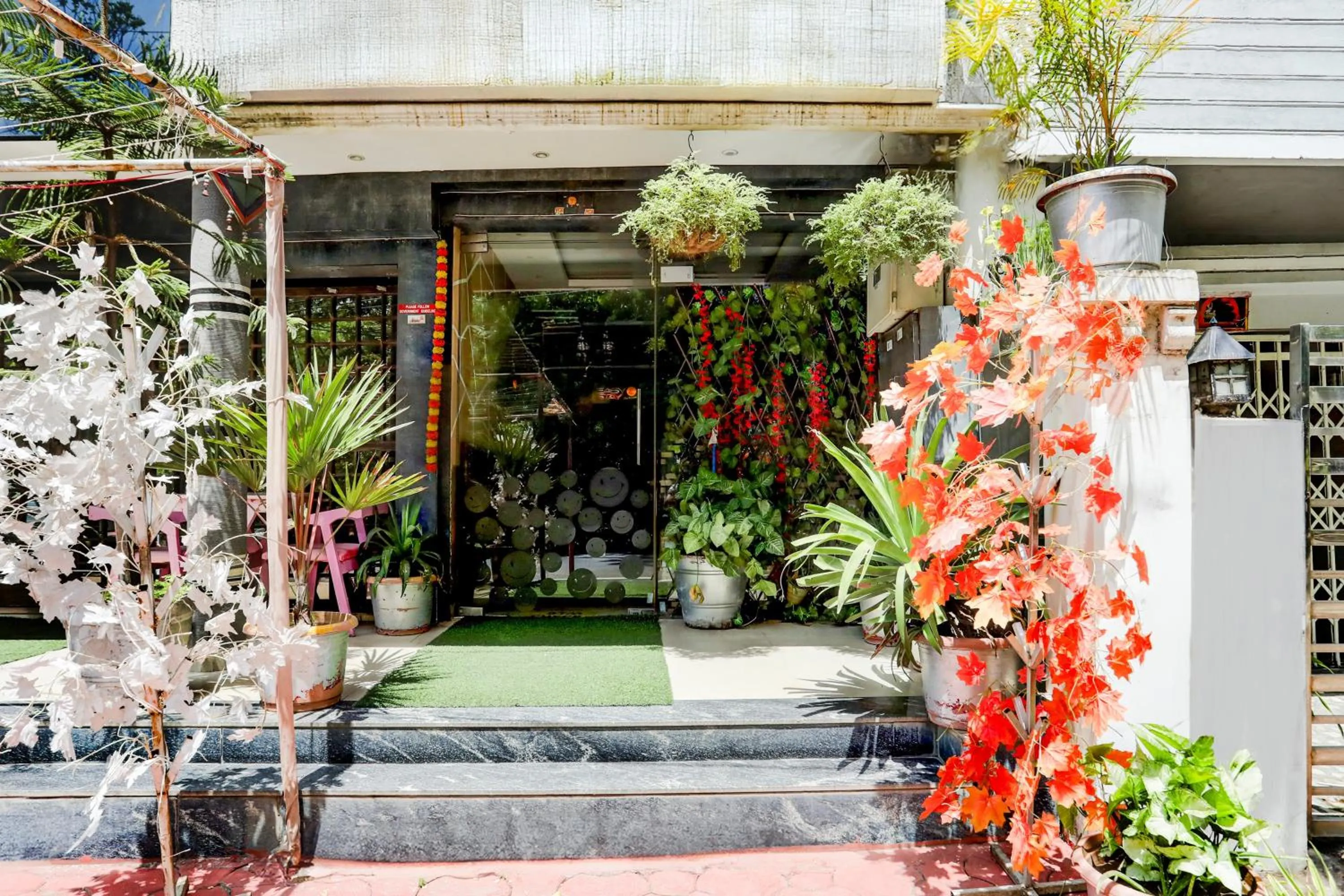 Facade/entrance in Super Hotel O MP Nagar Near Rachna Tower