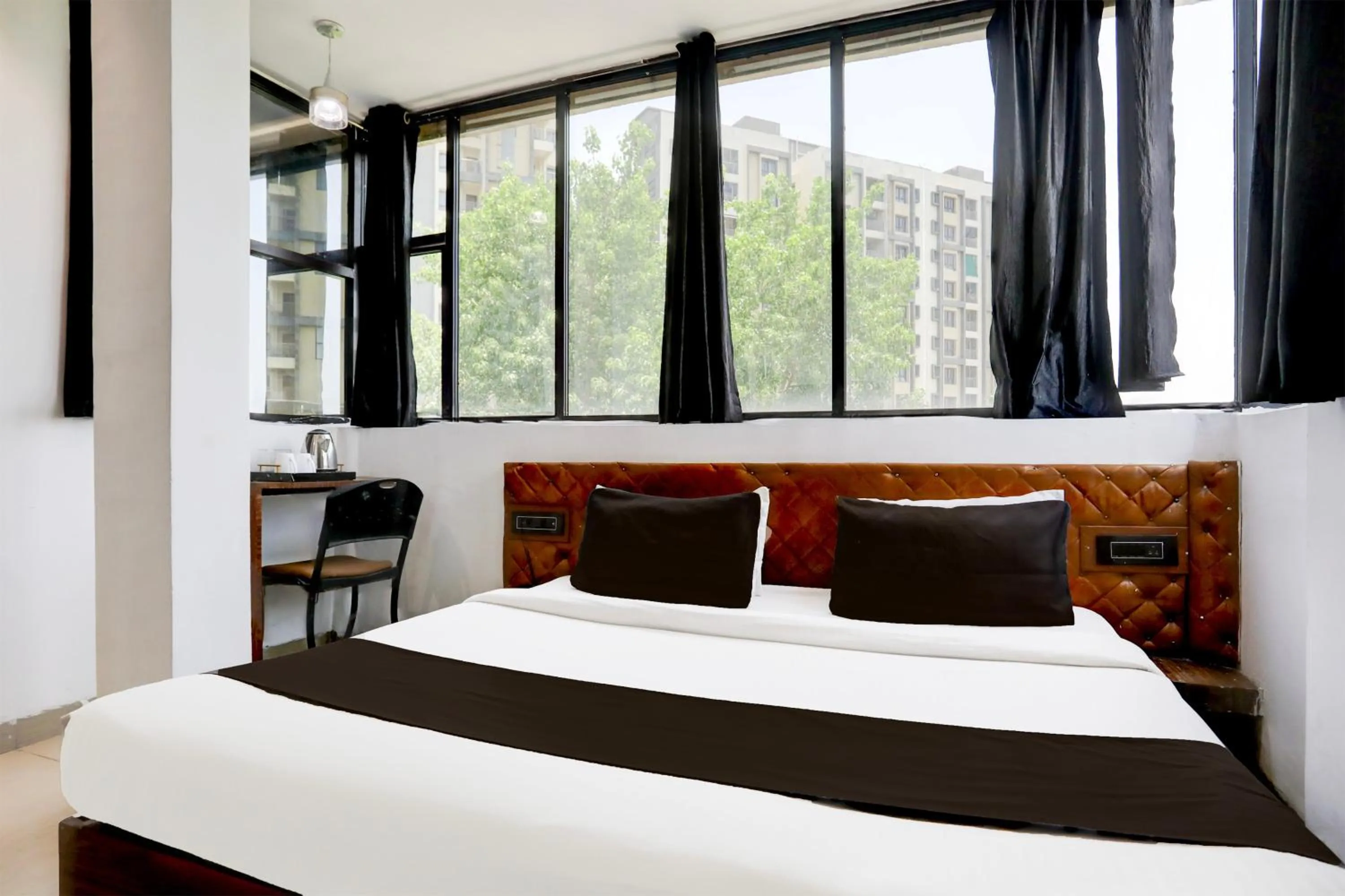 Bedroom, Bed in Super Hotel O MP Nagar Near Rachna Tower