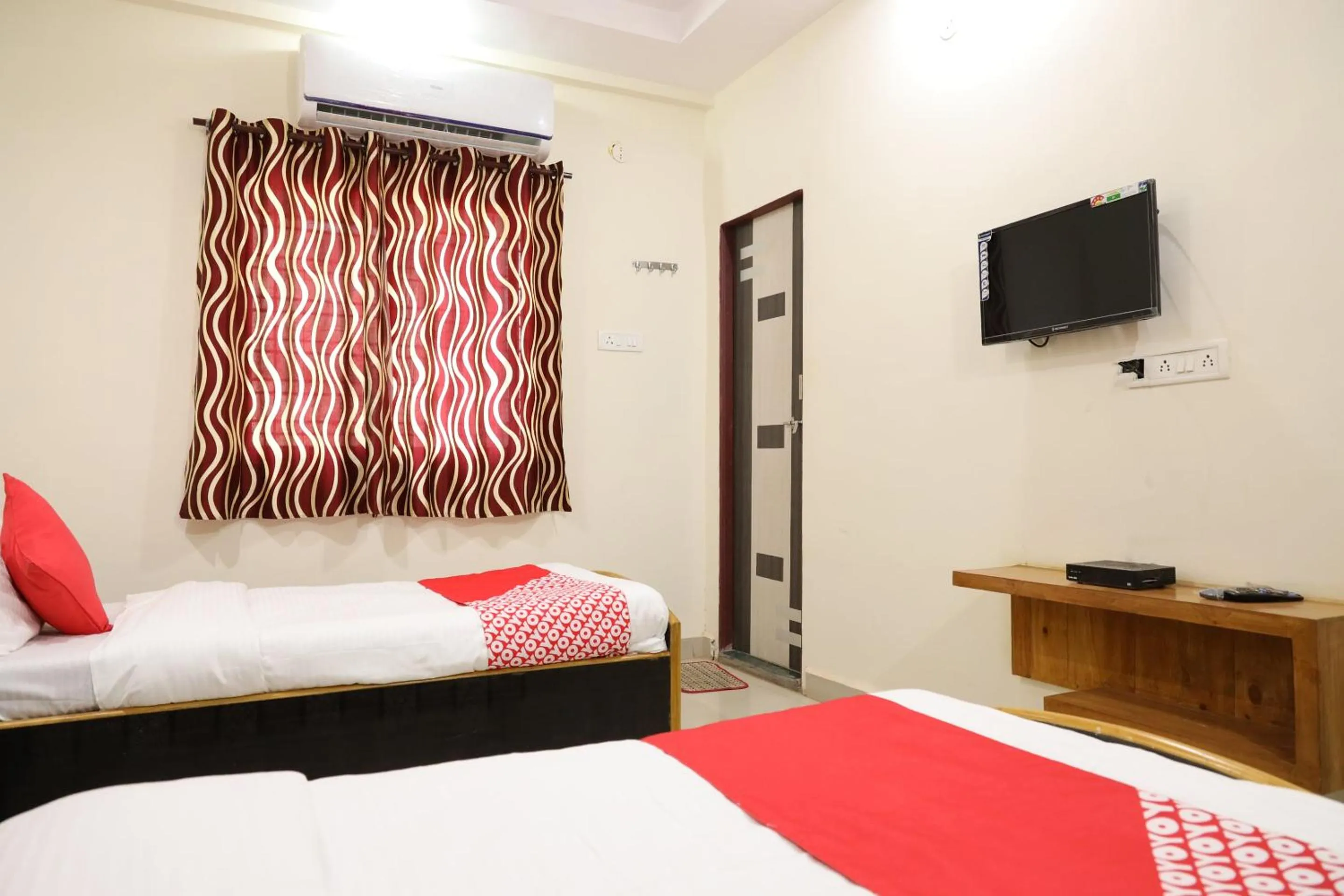 Bedroom in Collection O Nagpur International Airport