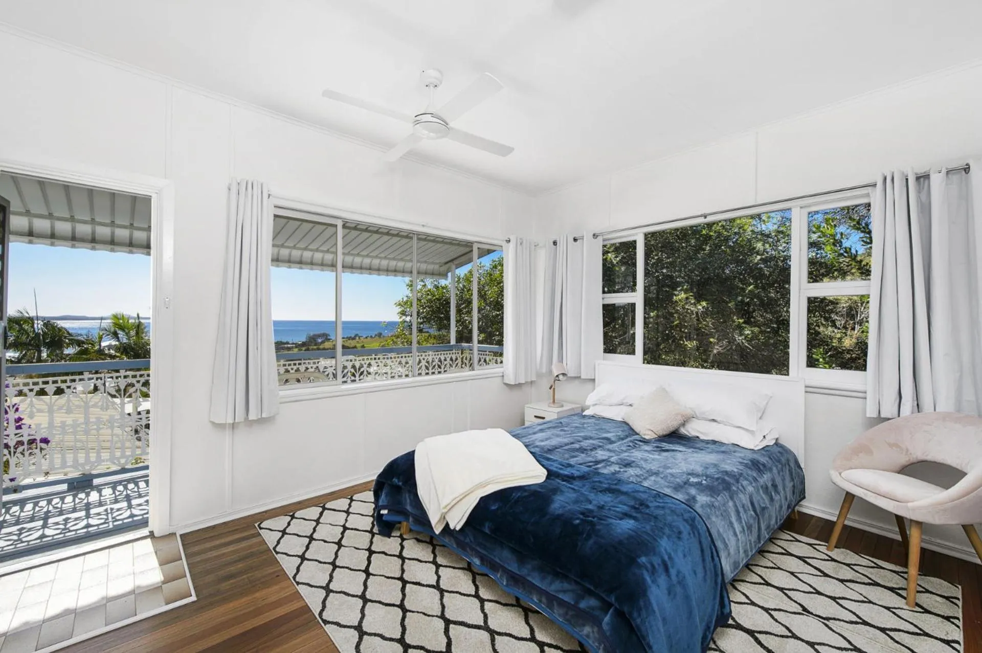 Whitecaps, 26 East Street