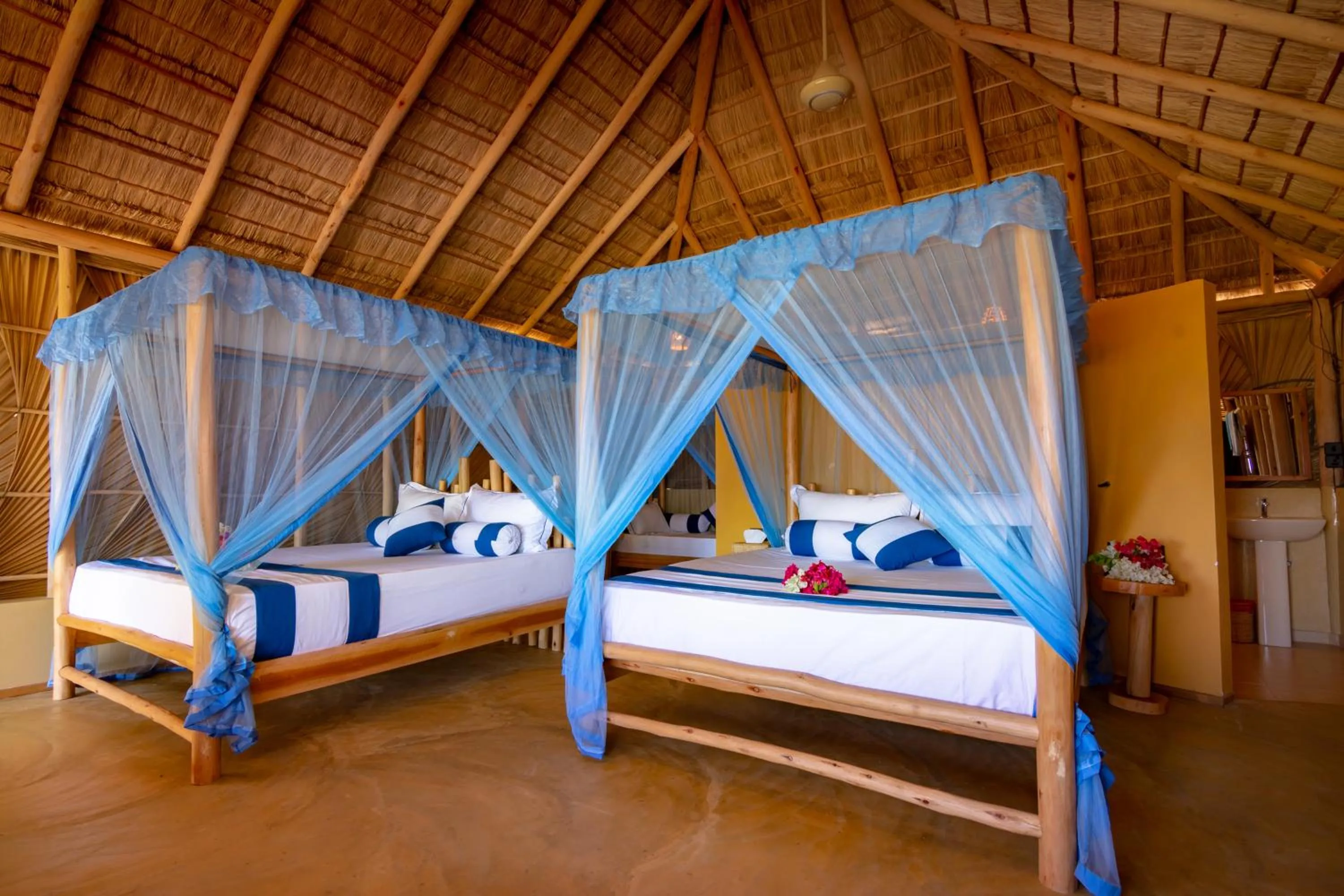 Bedroom, Bed in Blue Waters