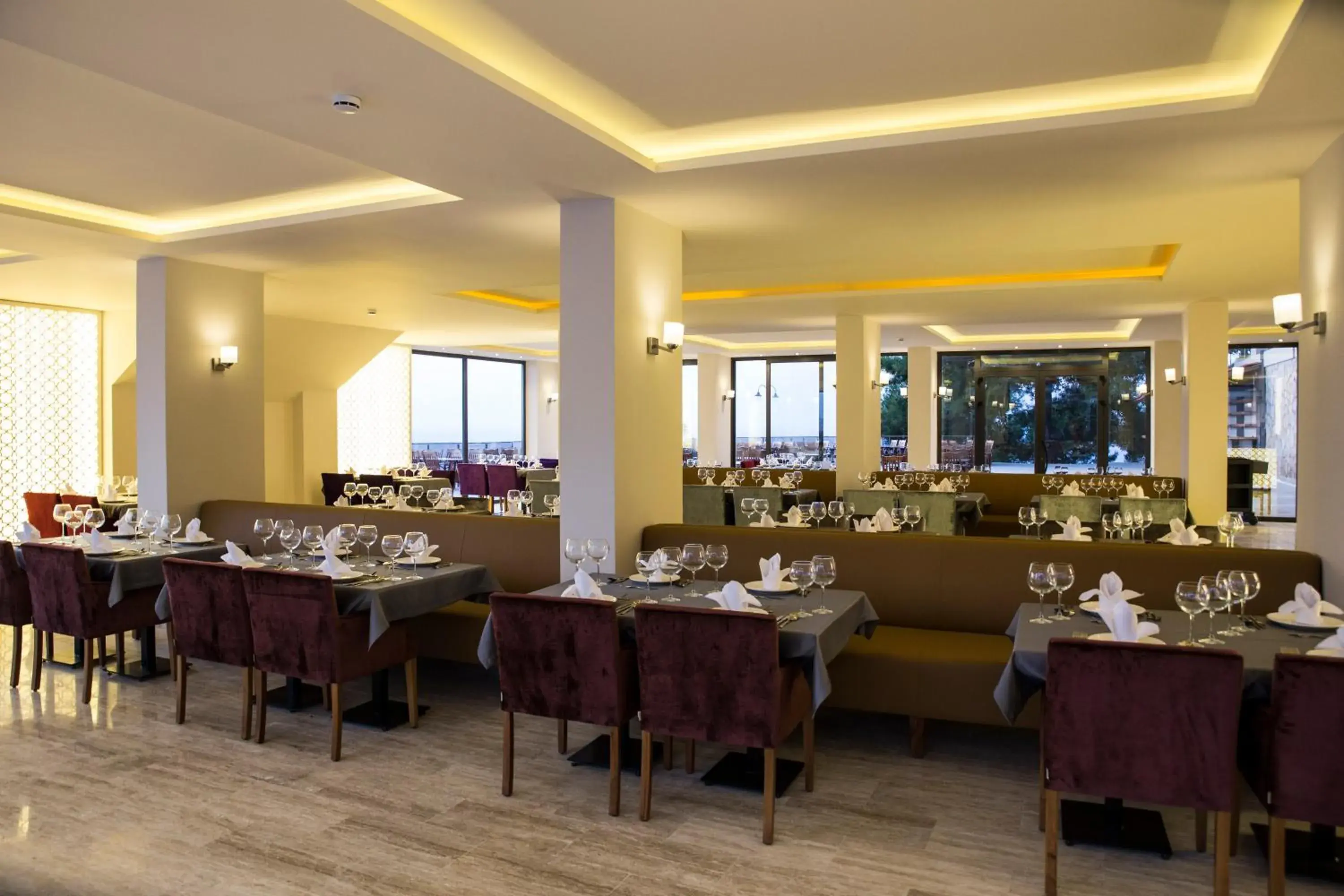 Restaurant/places to eat in Neopol Hotel Restaurant/places to eat in Neopol Hotel