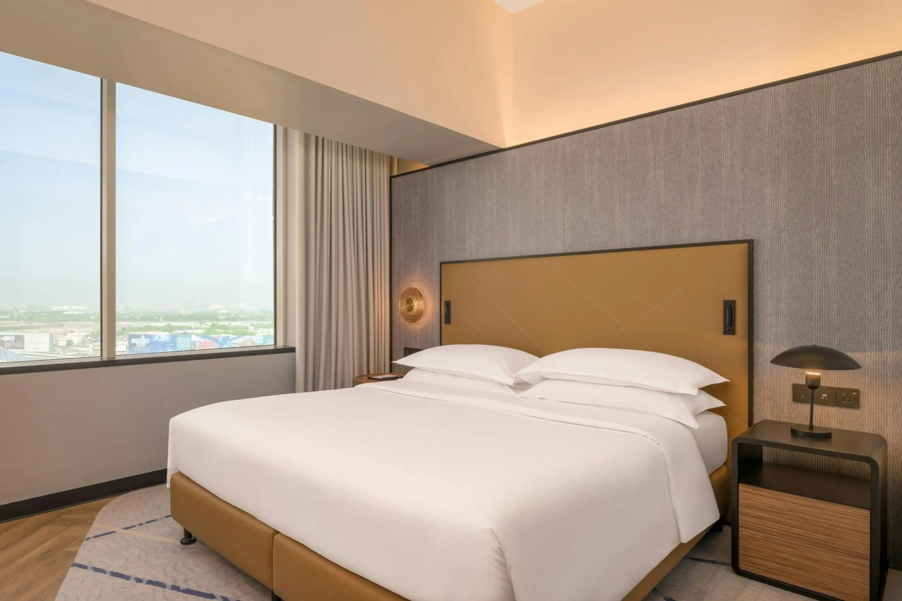 Bedroom, Bed in Sheraton Mall of the Emirates Hotel, Dubai