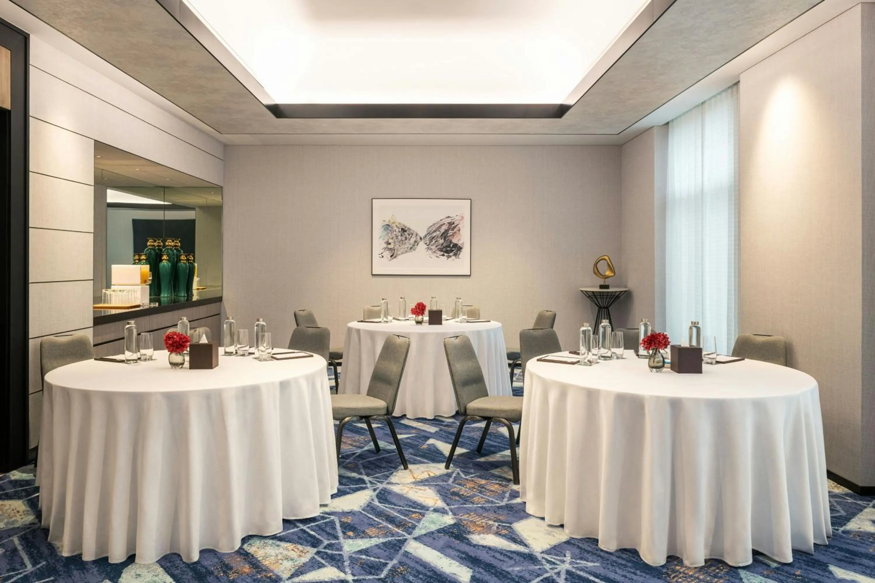 Lounge or bar in Sheraton Mall of the Emirates Hotel, Dubai