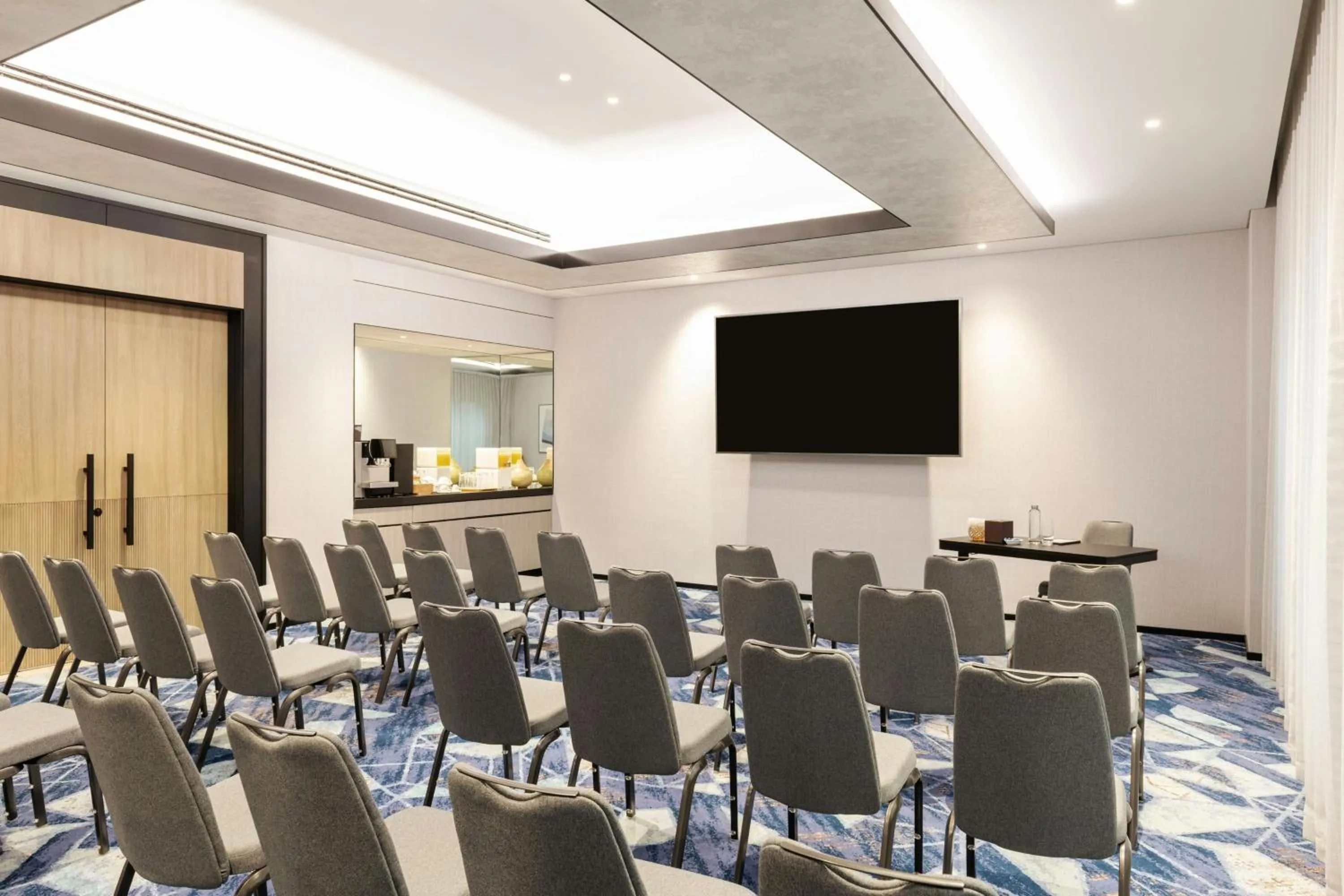 Entertainment in Sheraton Mall of the Emirates Hotel, Dubai