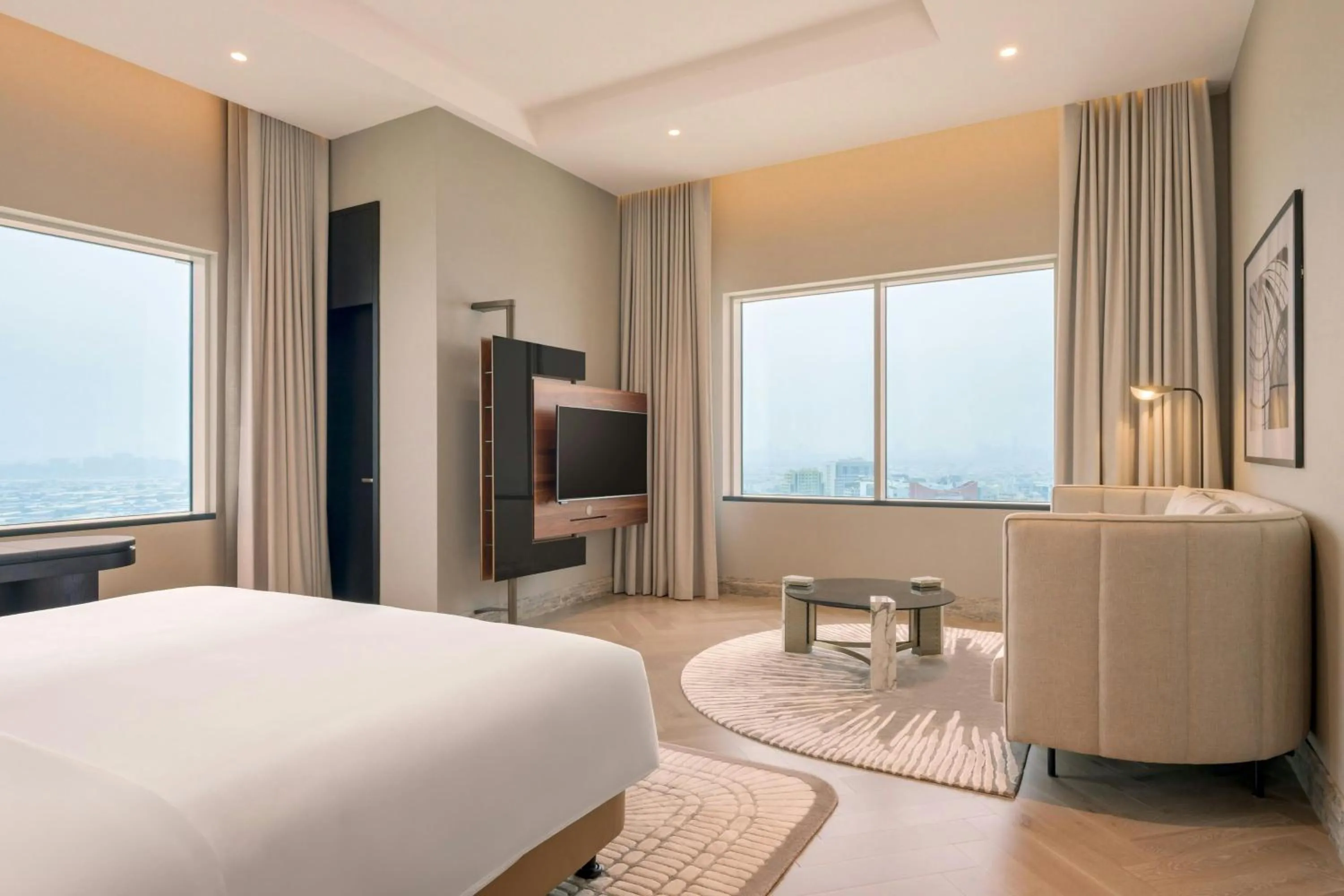 Bedroom, Bed in Sheraton Mall of the Emirates Hotel, Dubai