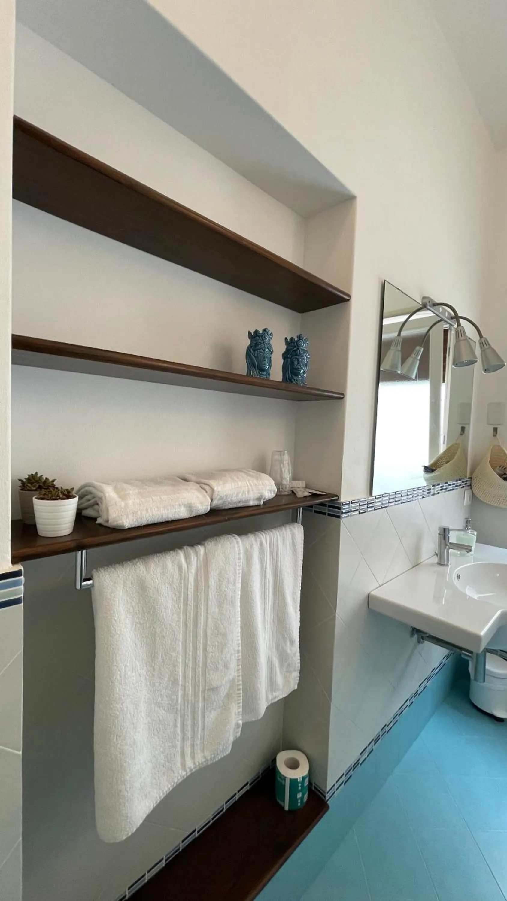 Bathroom, Bed in Lumachella B&B