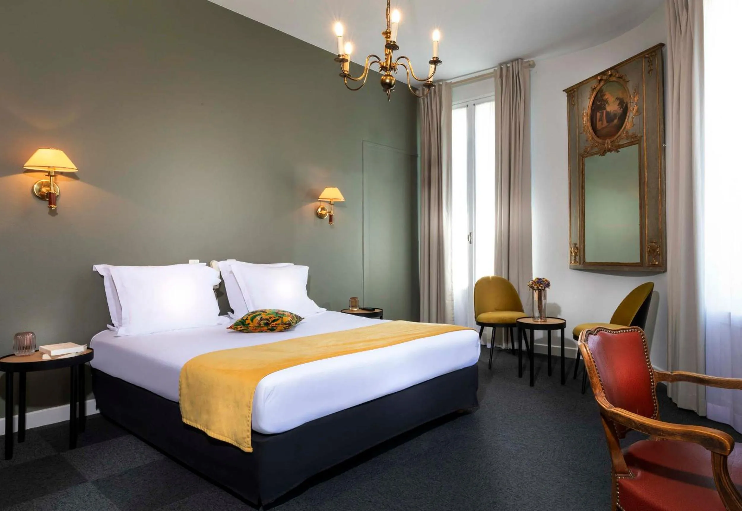 Photo of the whole room, Bed in Hotel Saint Regis