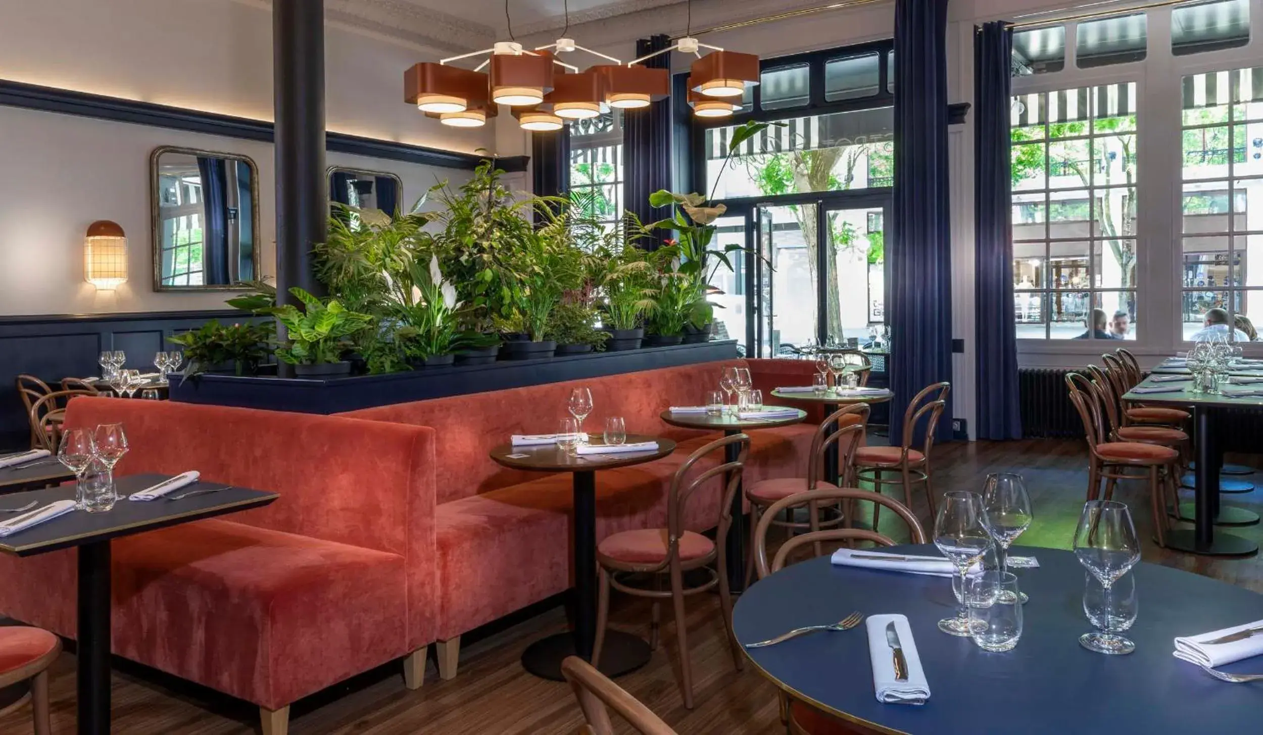 Restaurant/places to eat in Hotel Saint Regis Restaurant/places to eat in Hotel Saint Regis