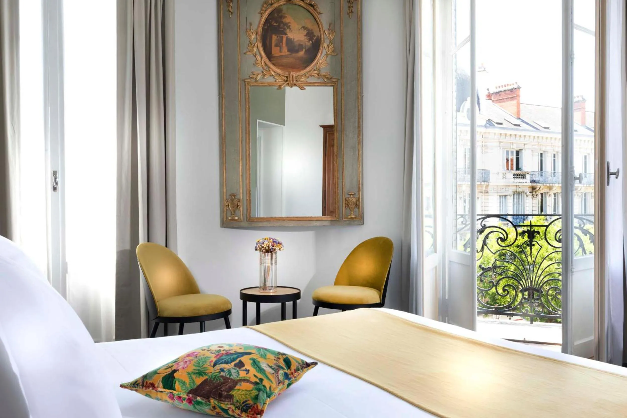 Photo of the whole room, Bed in Hotel Saint Regis