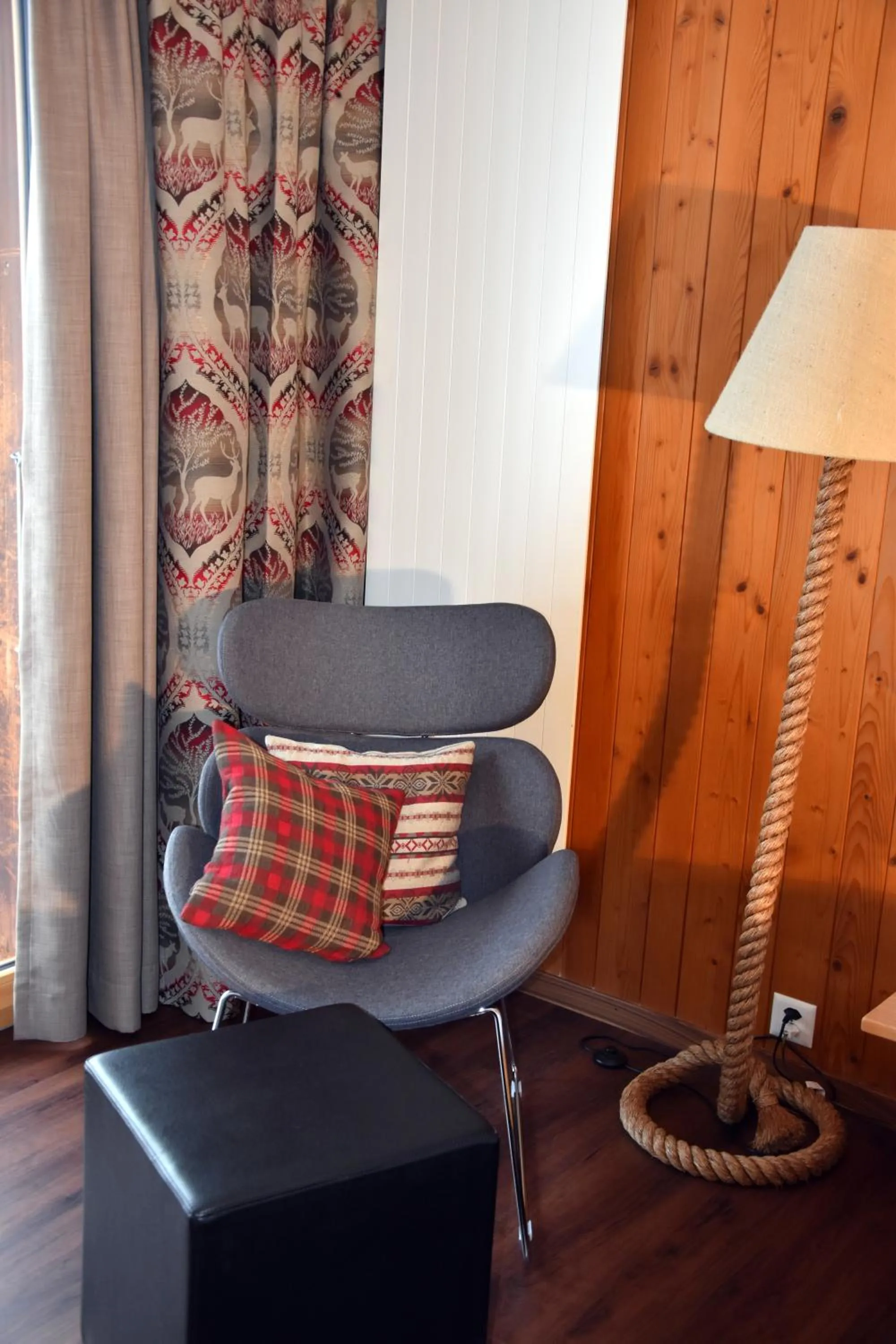 Seating area in Hotel Cabana