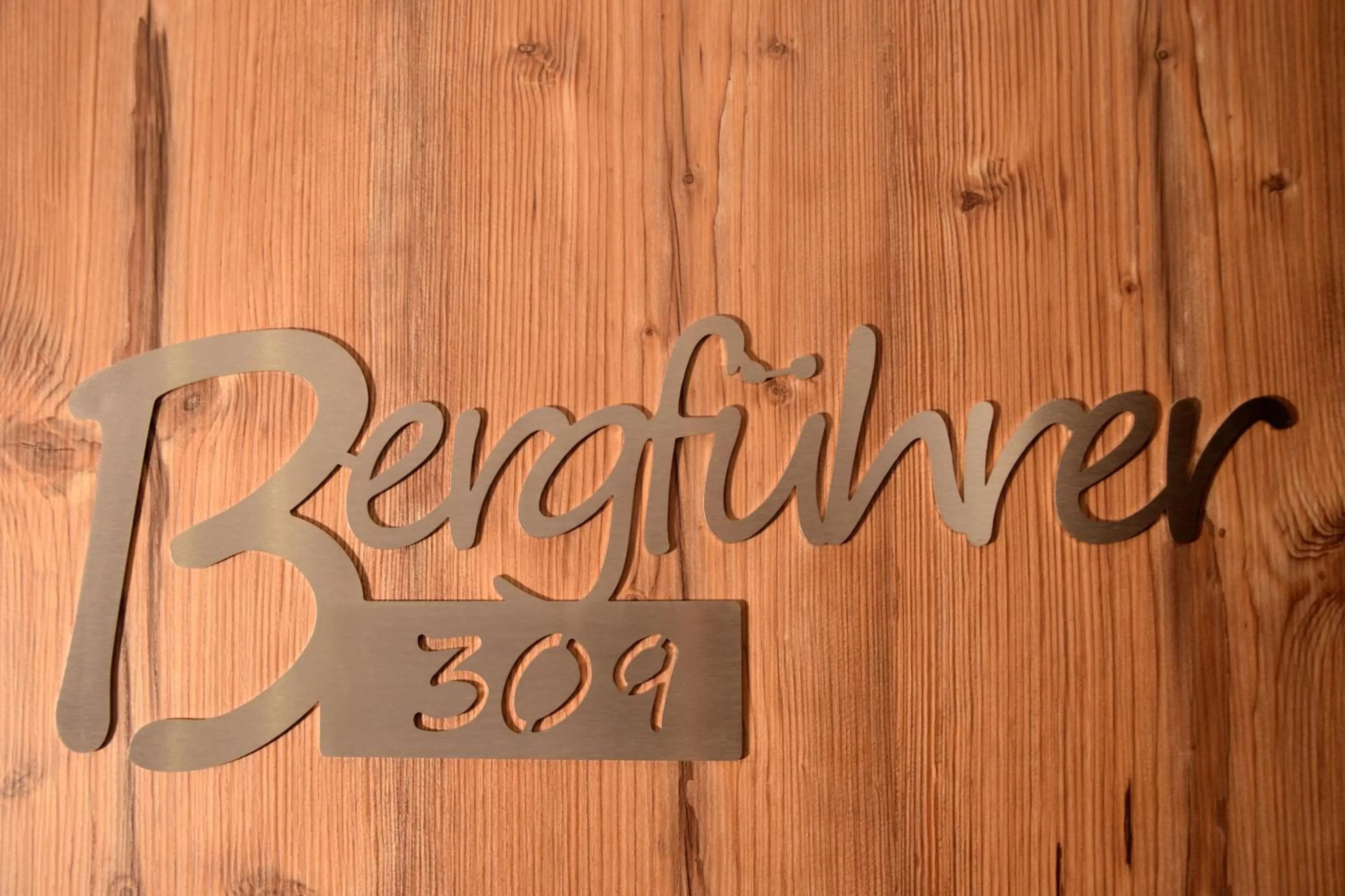 Logo/Certificate/Sign in Hotel Cabana