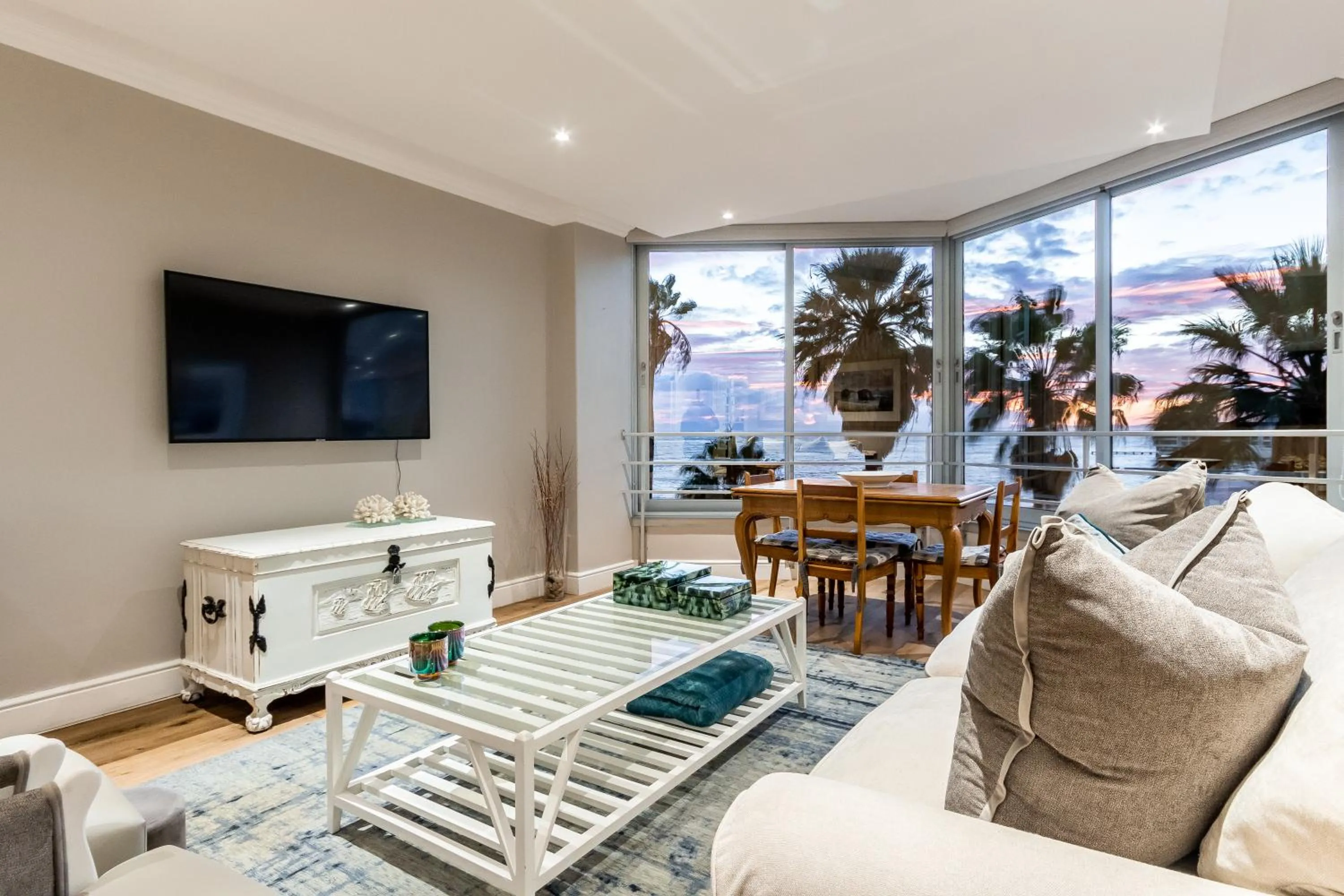 TV and multimedia in Ashley on Beach Strand