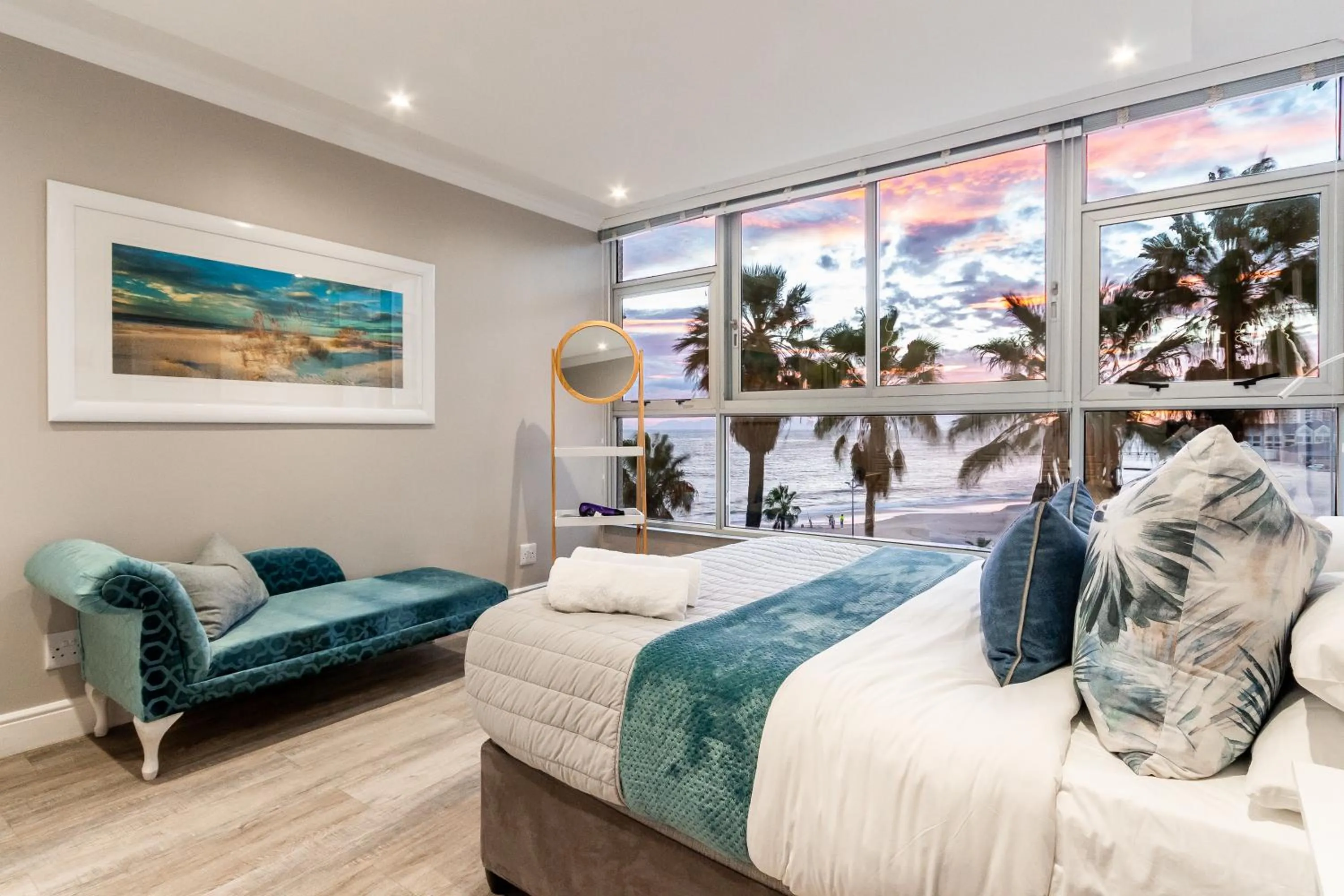 Property building, Bed in Ashley on Beach Strand