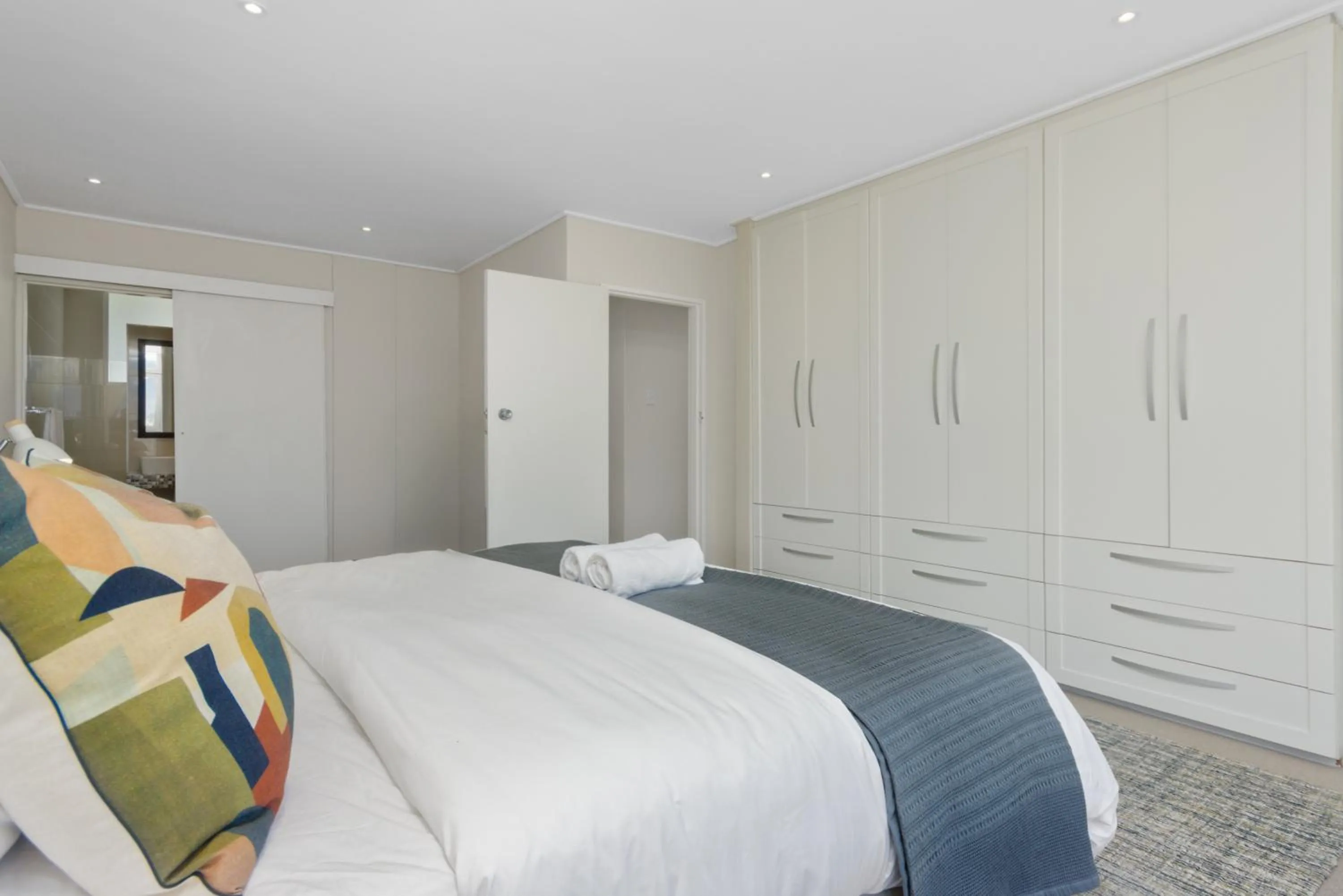 Bedroom, Bed in Ashley on Beach Strand