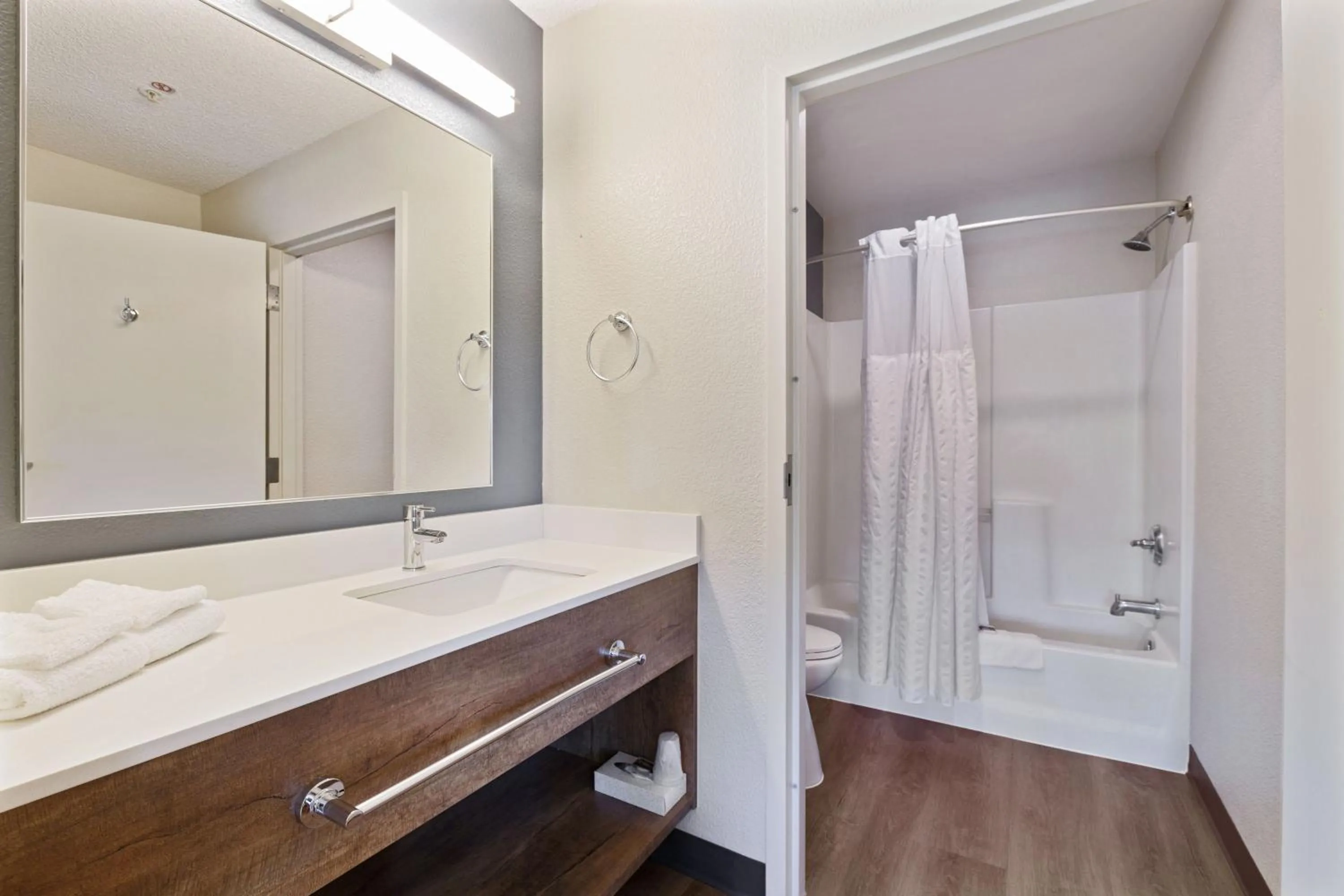 Bathroom in Extended Stay America Suites - Fremont - Newark