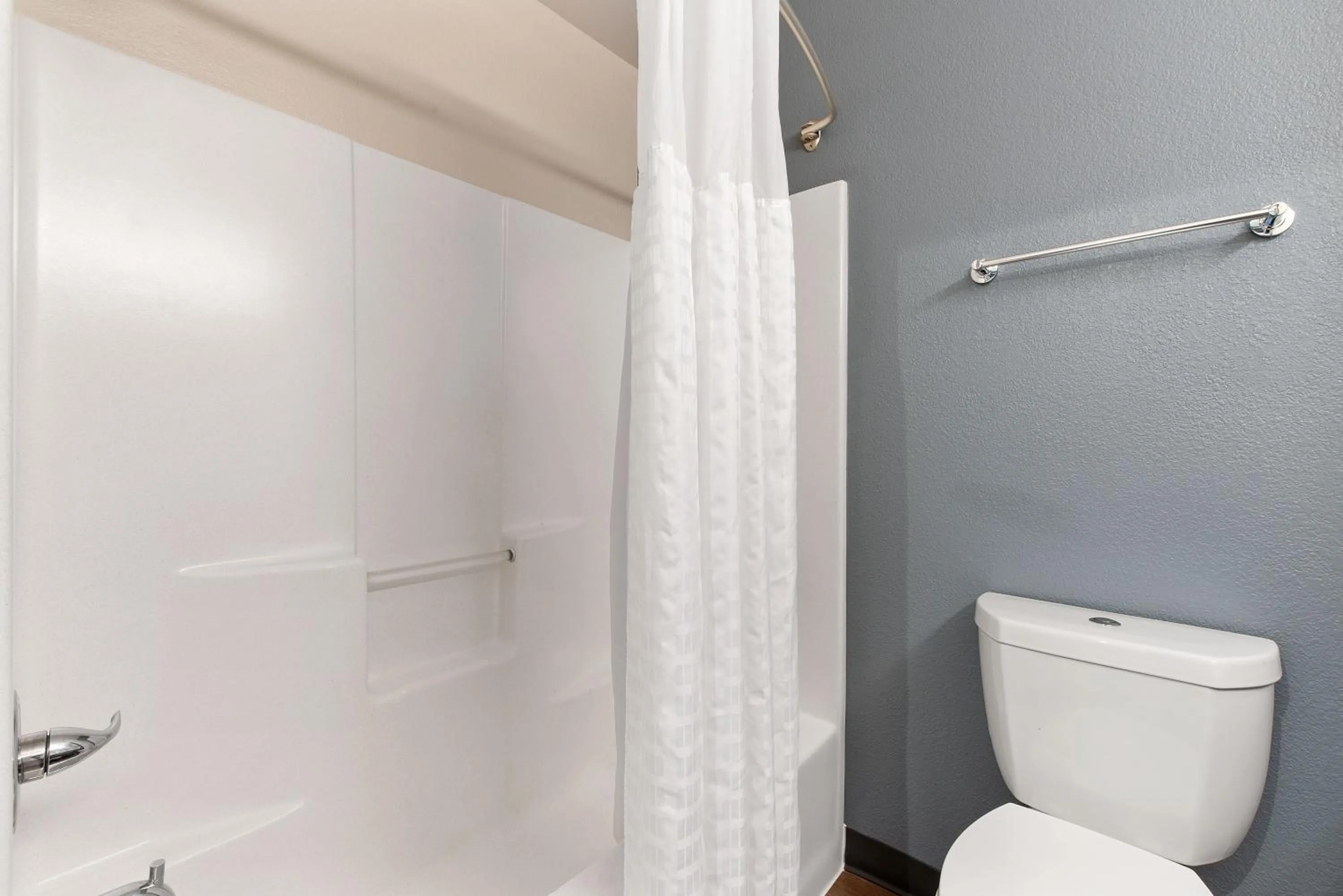 Shower in Extended Stay America Suites - Fremont - Newark