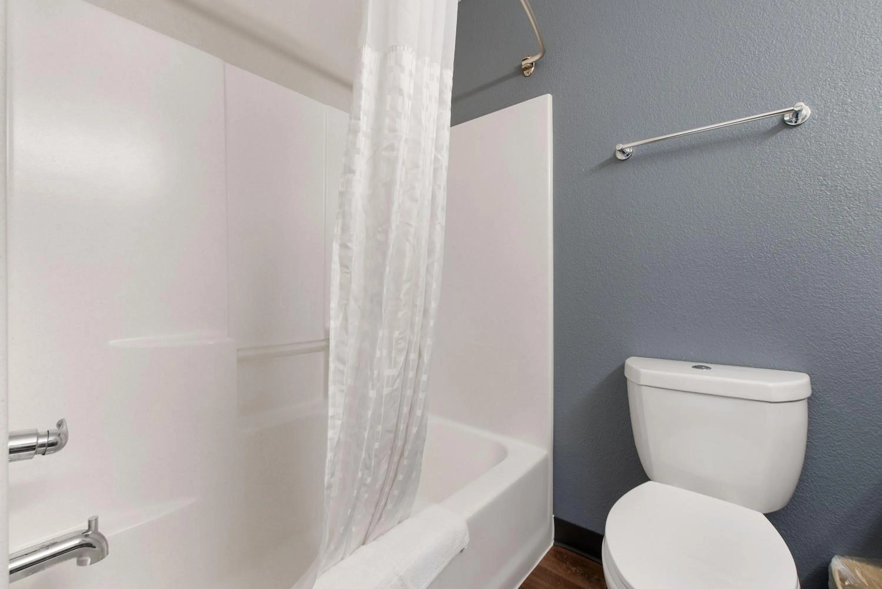 Shower in Extended Stay America Suites - Fremont - Newark