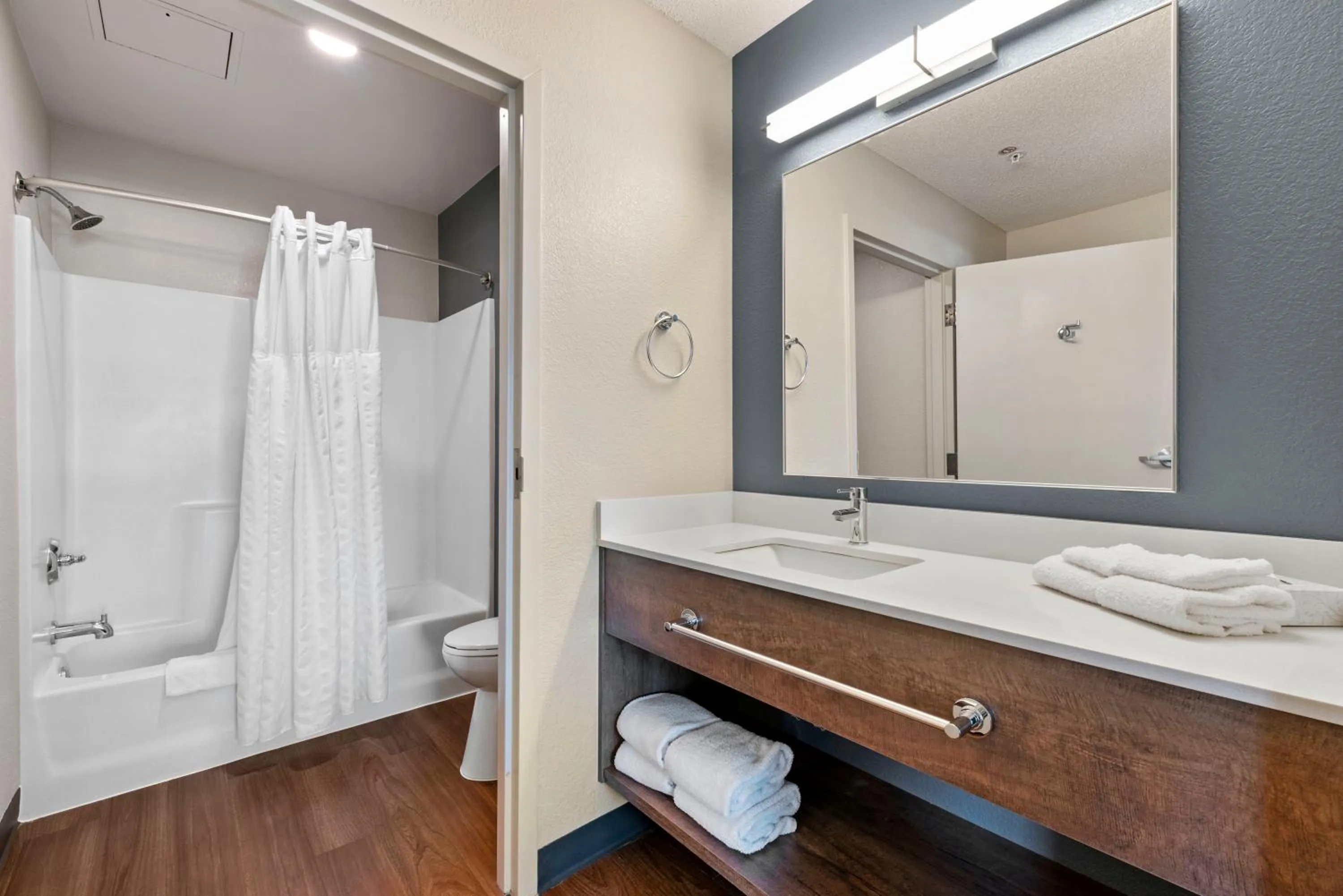 Shower in Extended Stay America Suites - Fremont - Newark