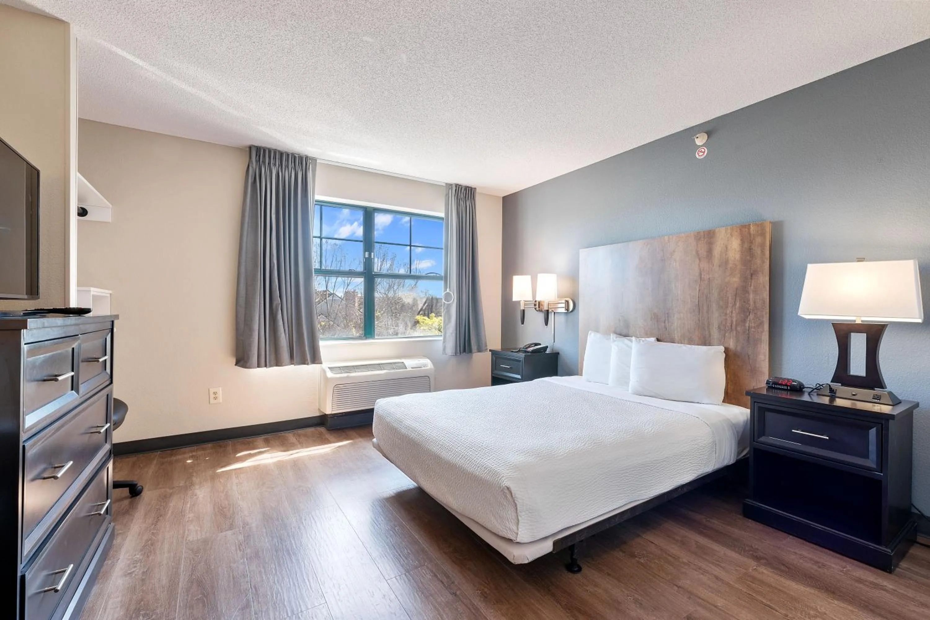 Bed in Extended Stay America Suites - Fremont - Newark