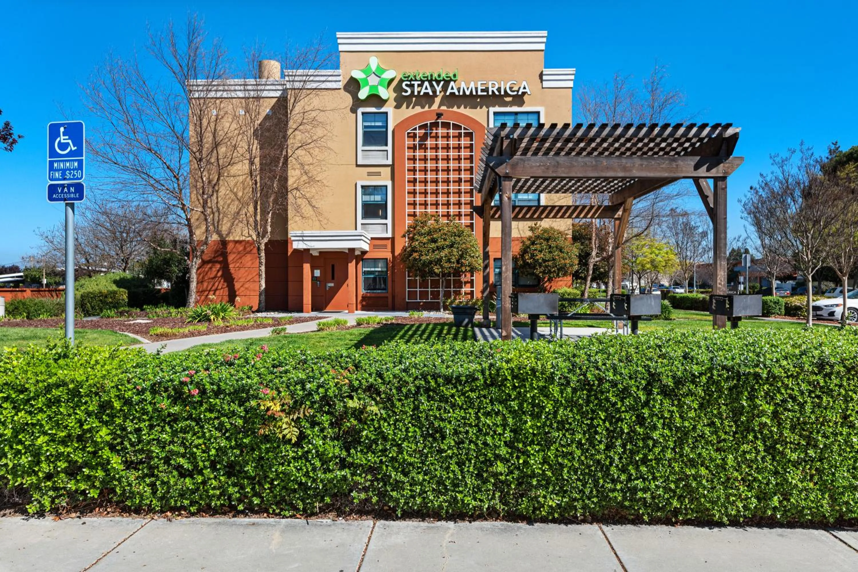 Facade/entrance in Extended Stay America Suites - Fremont - Newark