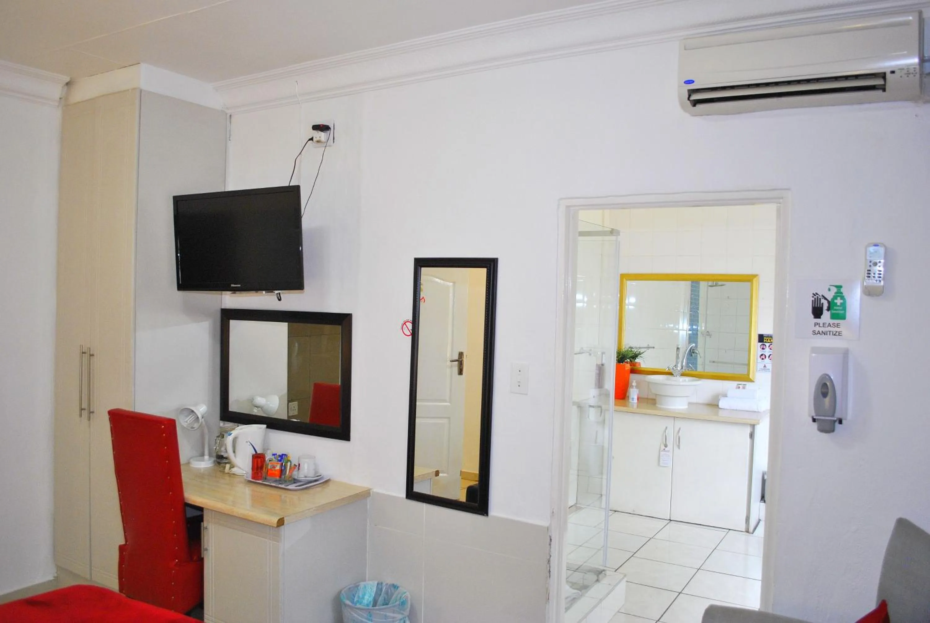 TV and multimedia in Lapologa Bed & Breakfast