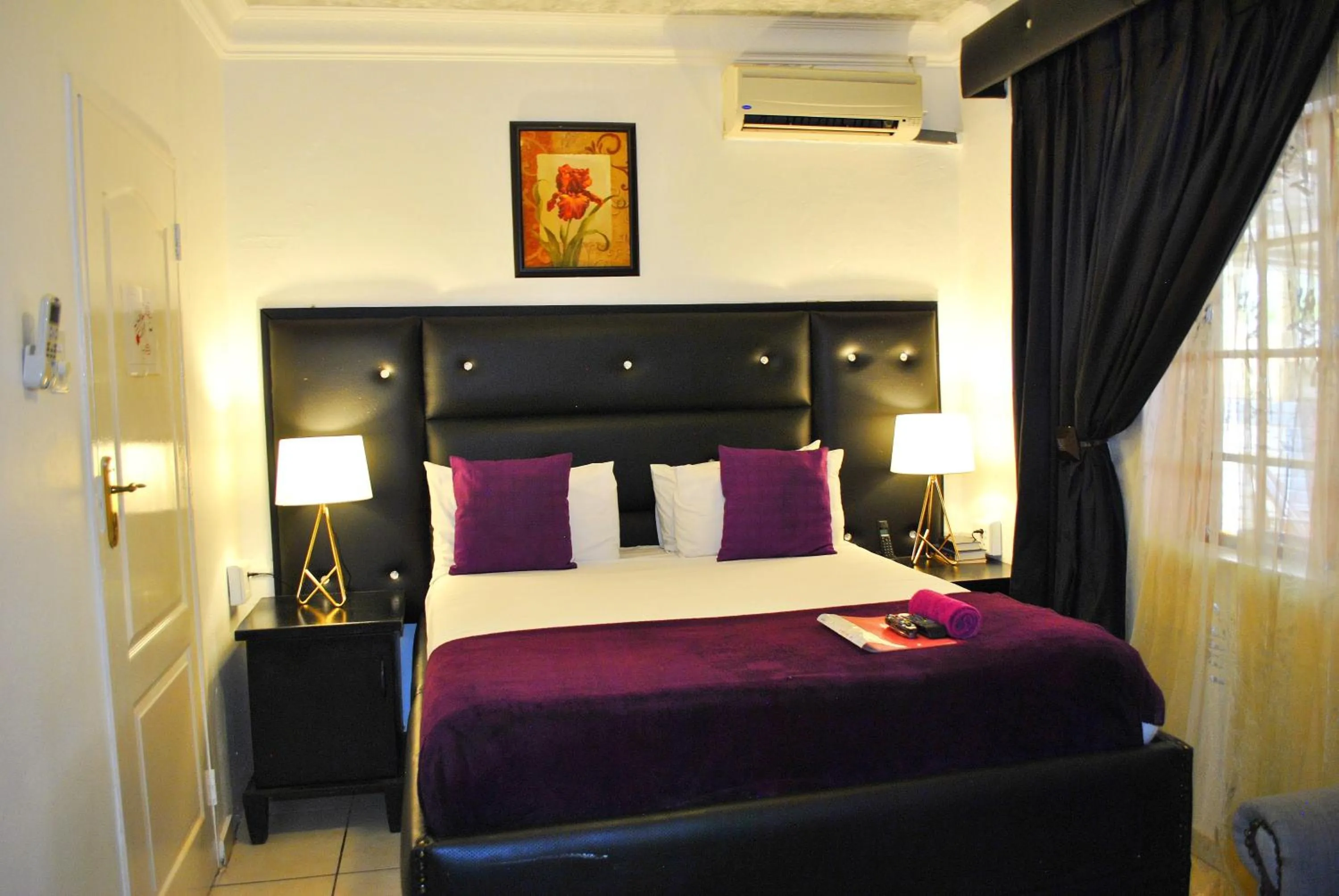 Bedroom, Bed in Lapologa Bed & Breakfast