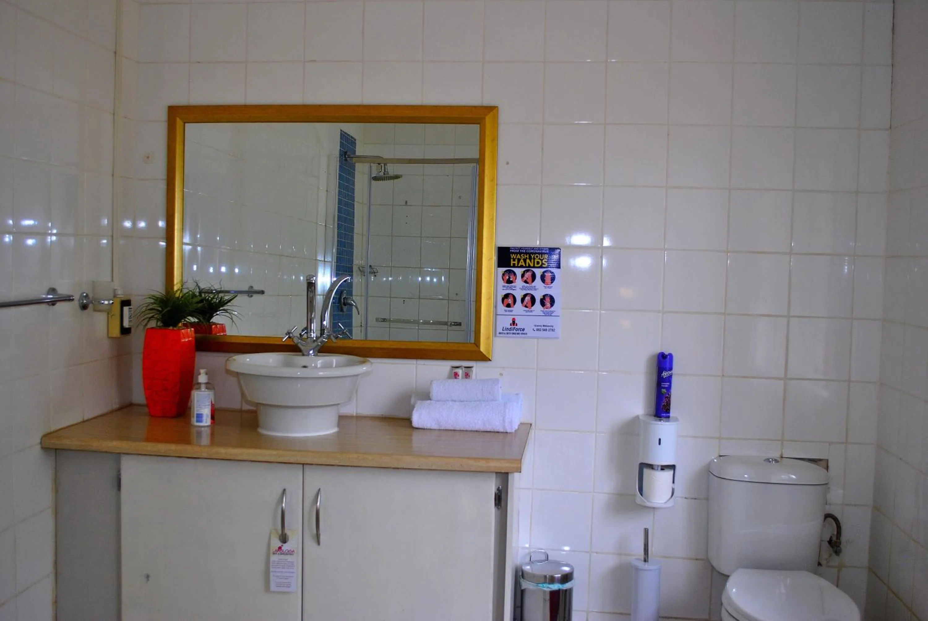 Bathroom in Lapologa Bed & Breakfast