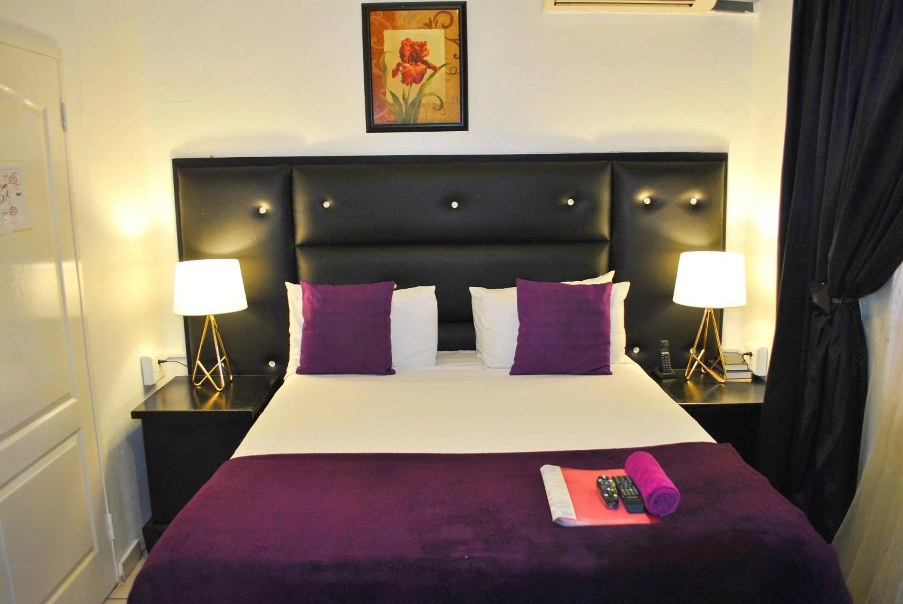 Bed in Lapologa Bed & Breakfast