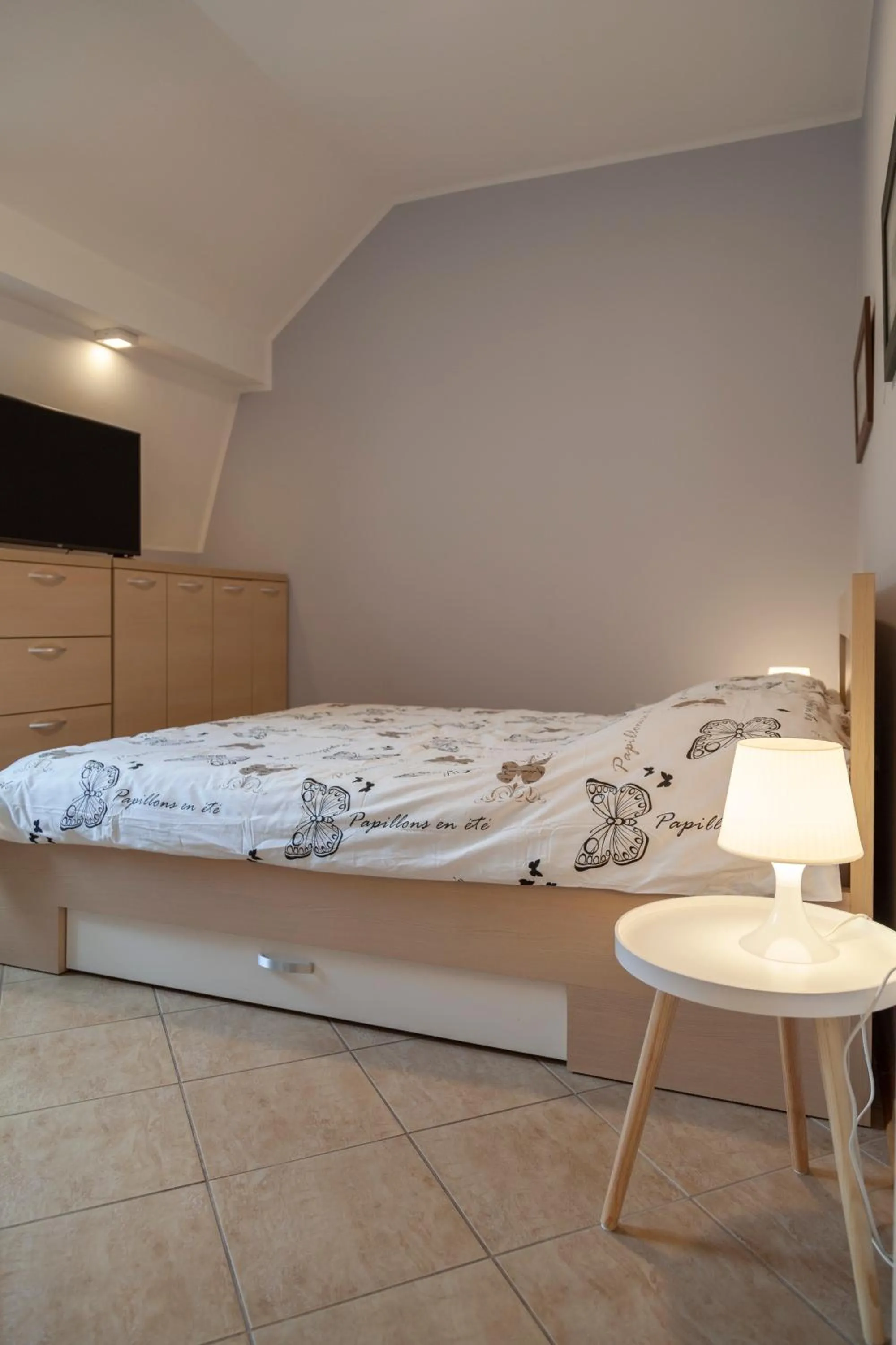 Bed in DC Executive Homes