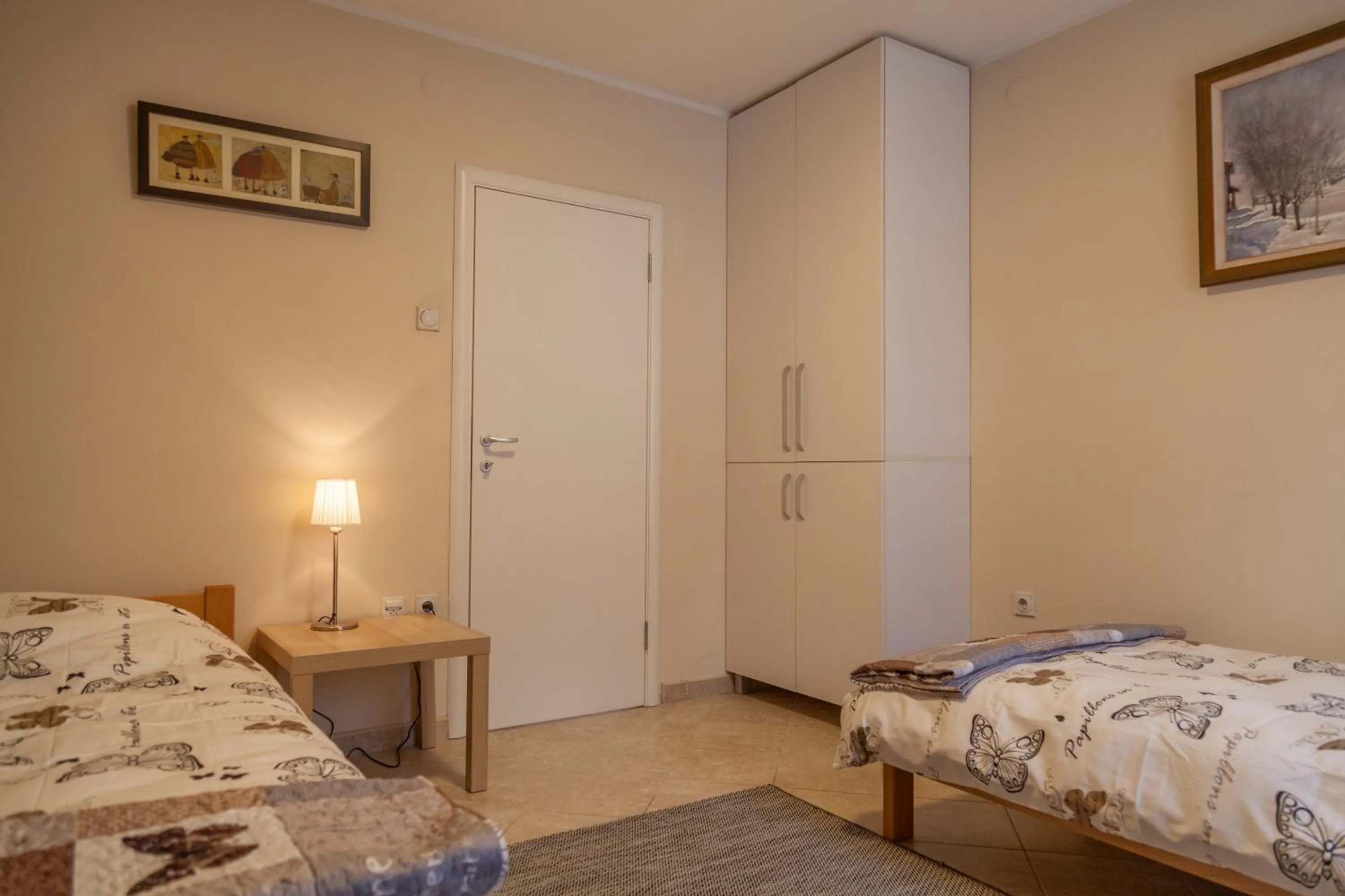 Bed in DC Executive Homes