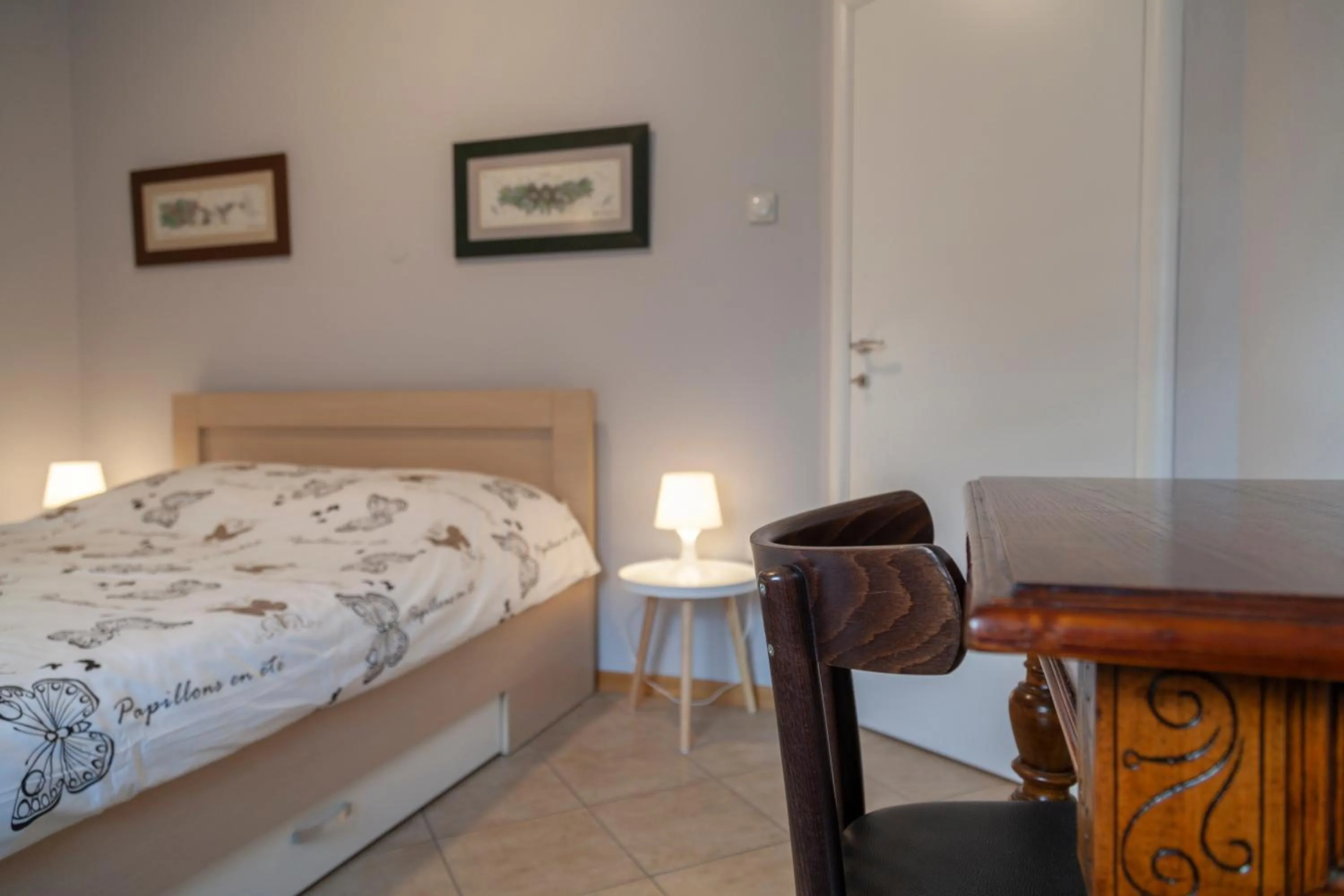 Bed in DC Executive Homes