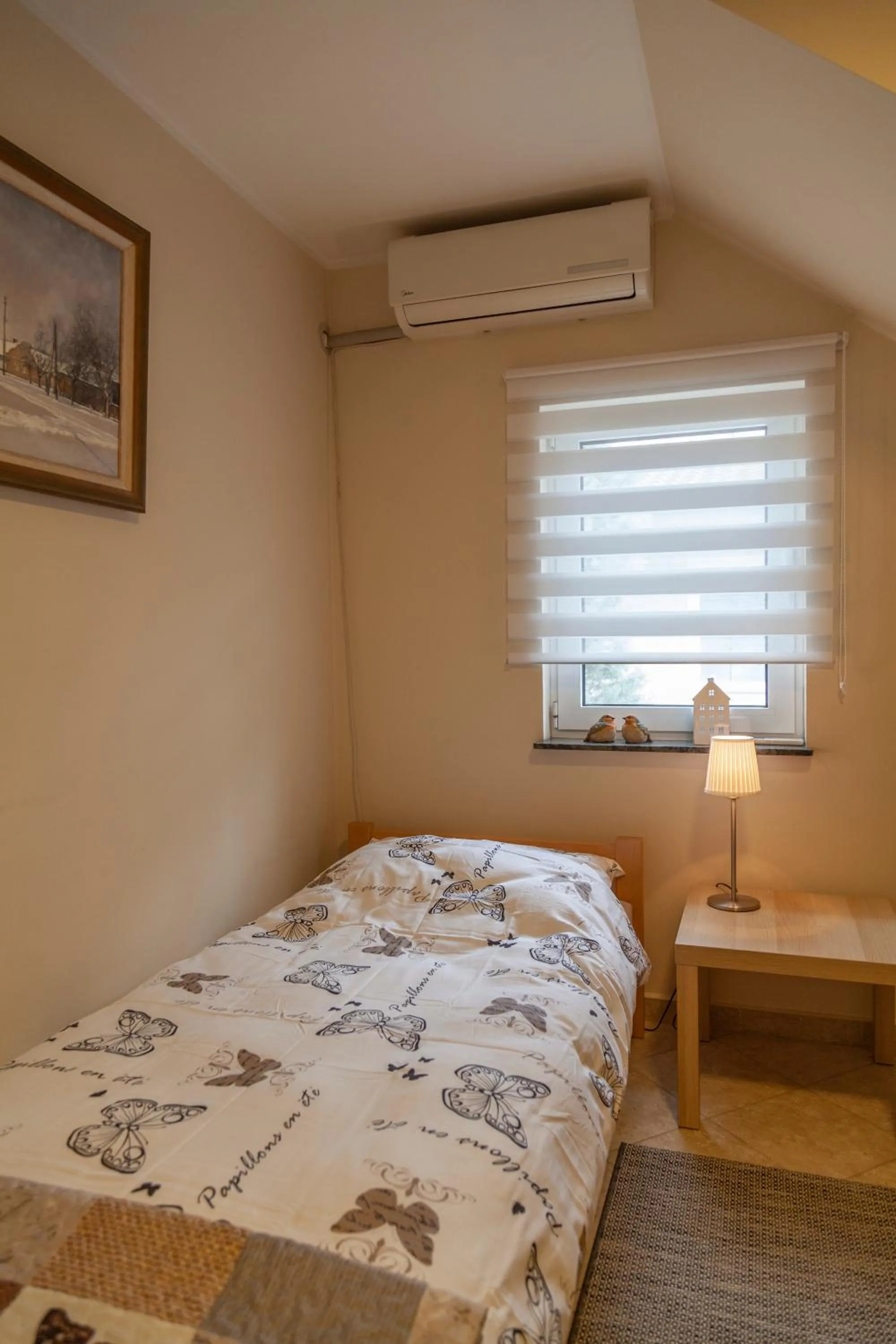 Bed in DC Executive Homes