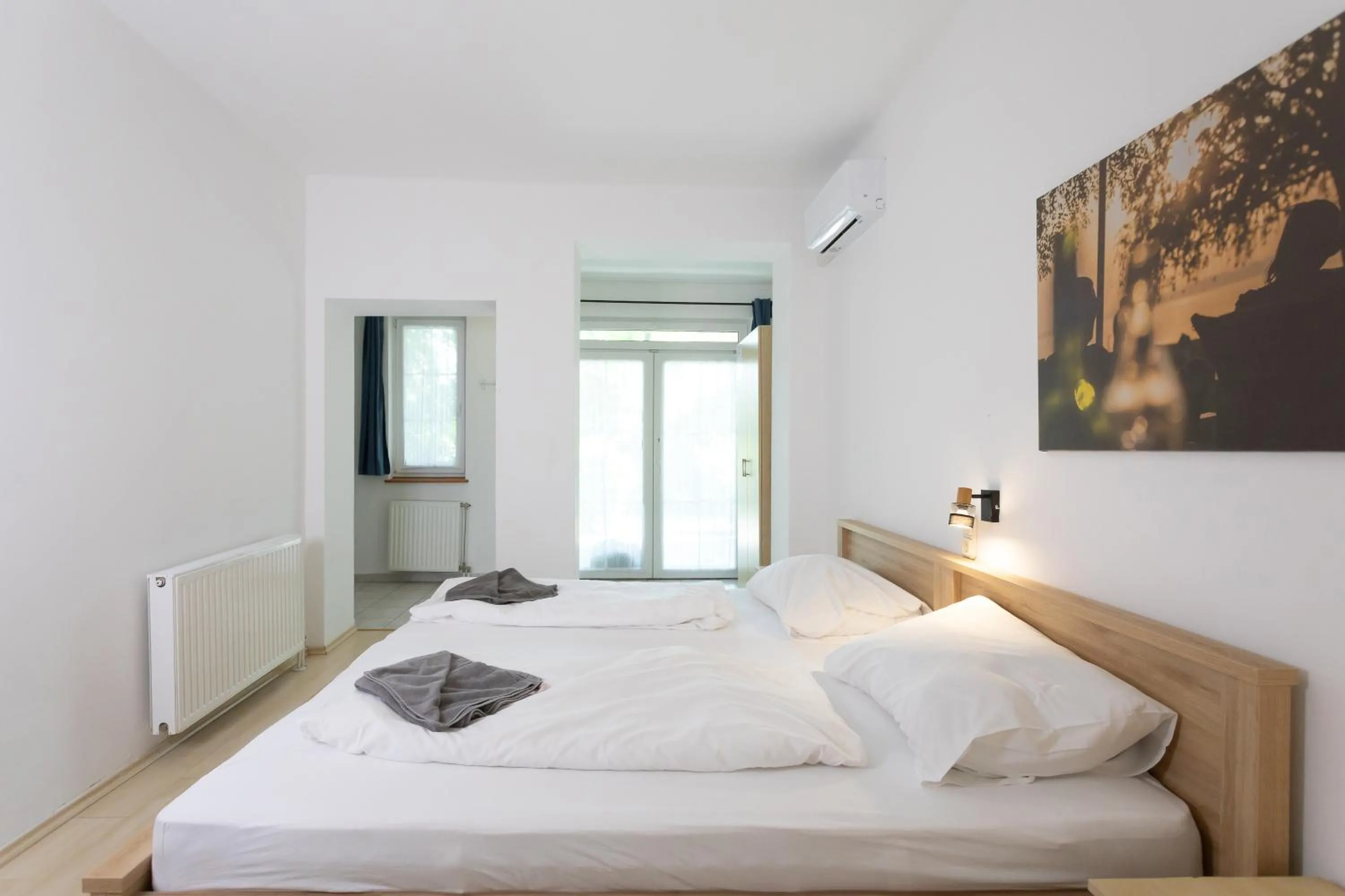 Photo of the whole room, Bed in Platán Garden & Rooms Zamárdi - volt Hotel Platán