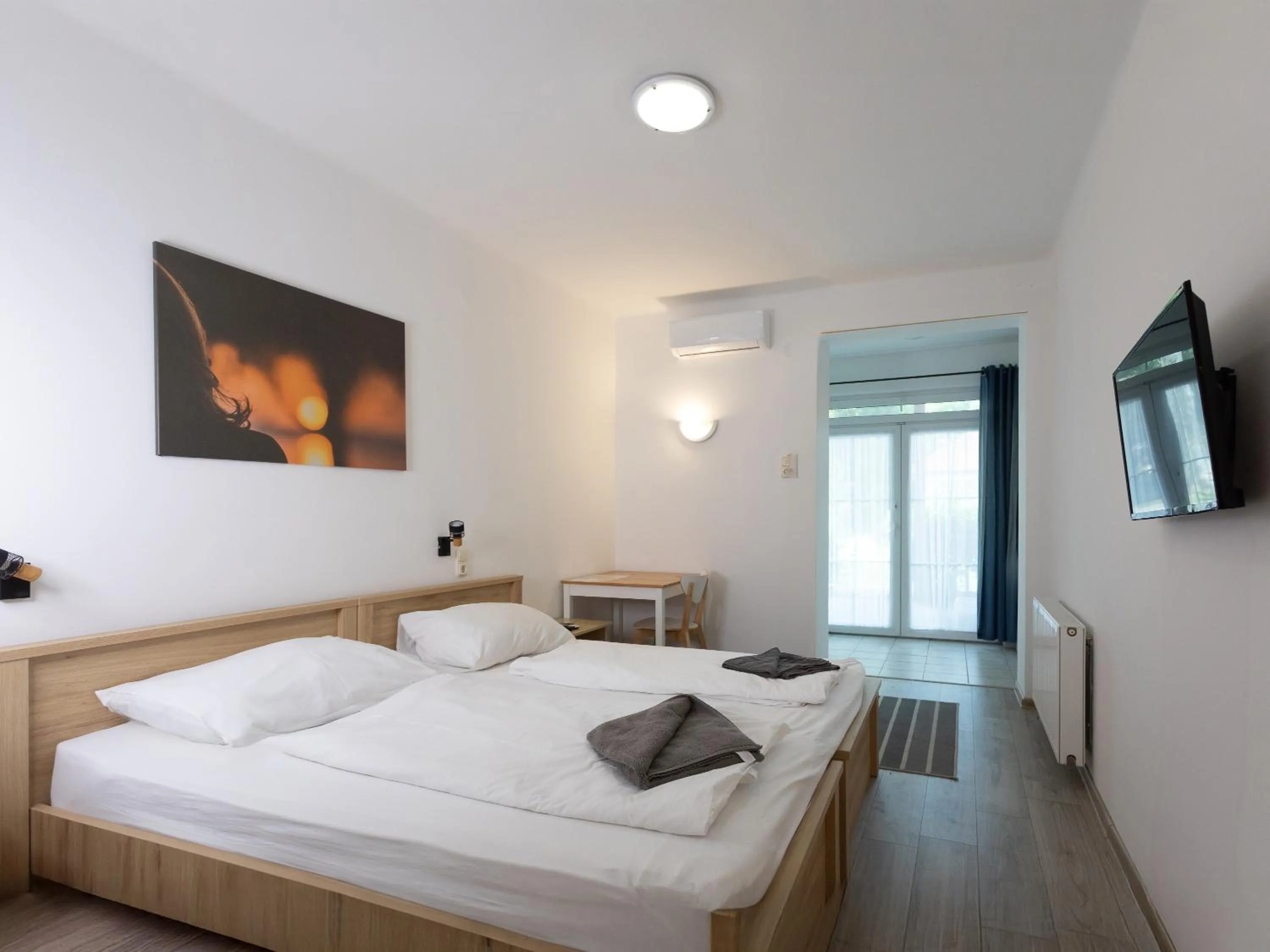 Photo of the whole room, Bed in Platán Garden & Rooms Zamárdi - volt Hotel Platán