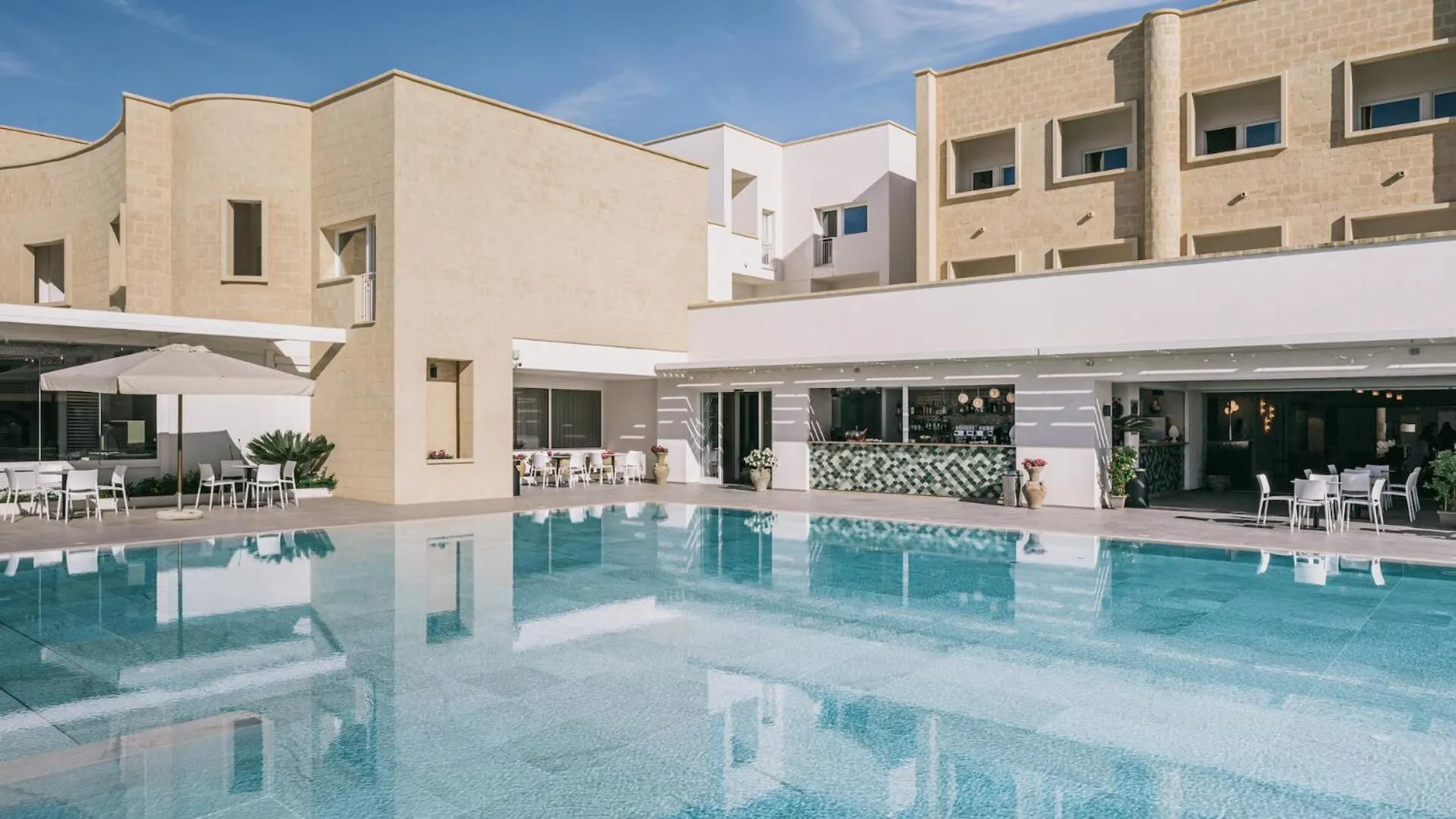 Swimming pool in Mangia's Himera Resort