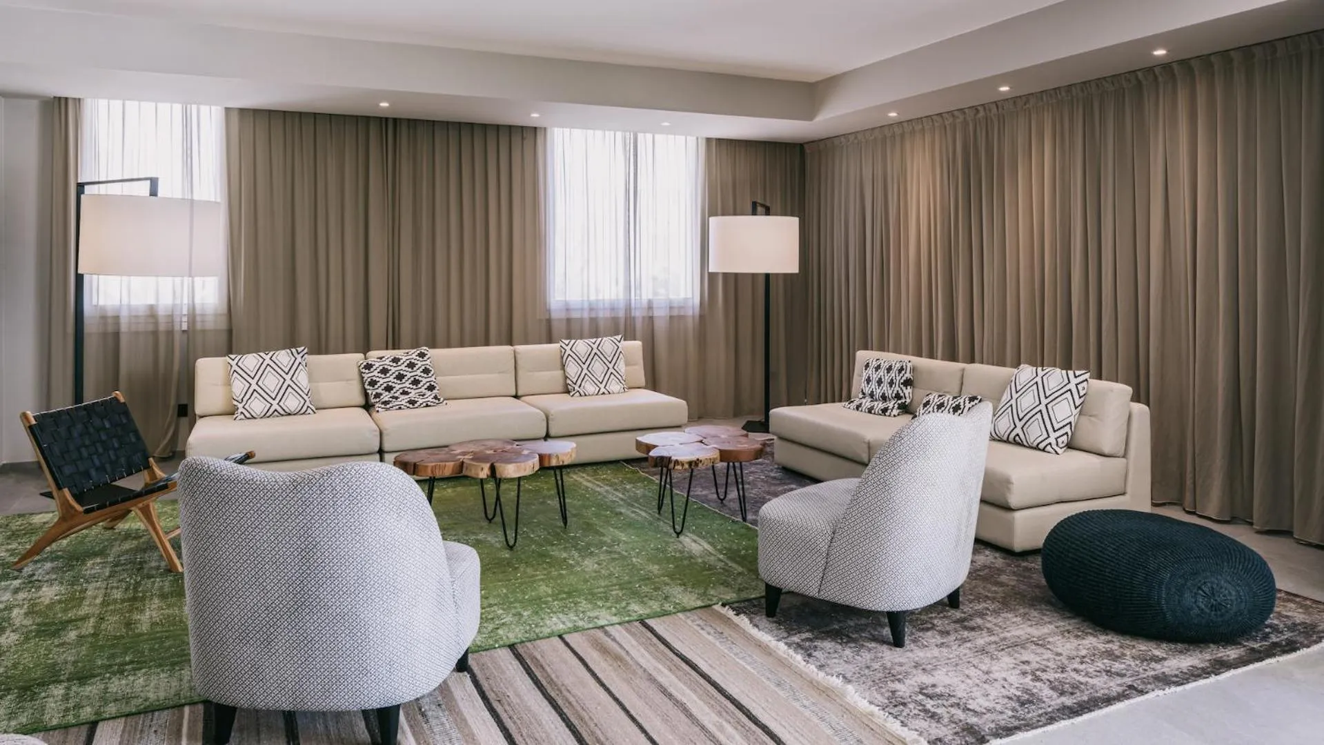 Communal lounge/ TV room in Mangia's Himera Resort