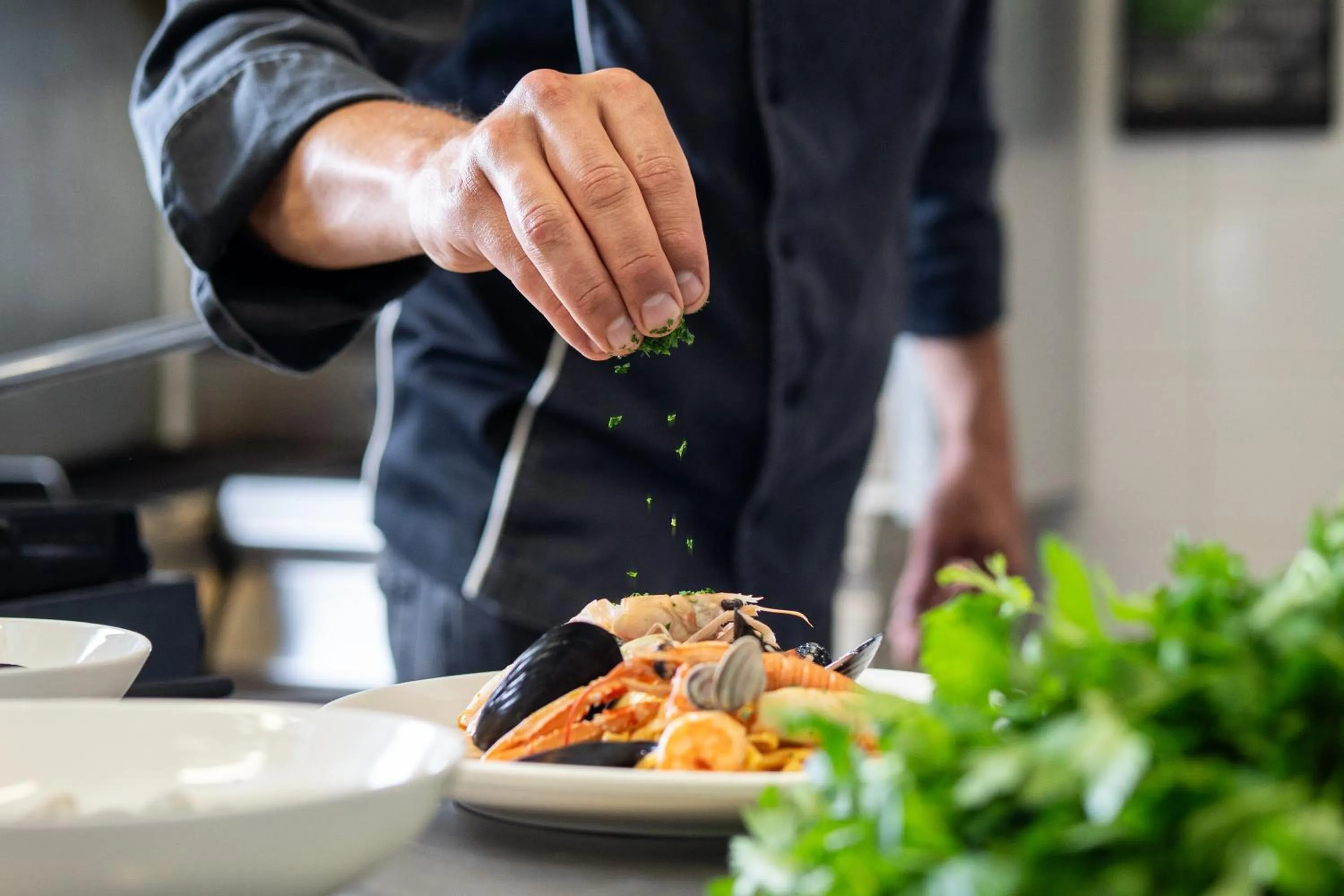 Restaurant/places to eat in Amadei Hotel Figaro & Apartments