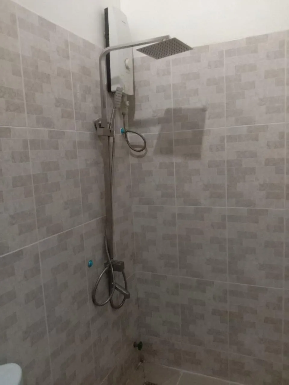 Shower in 4 RIVERS HOTEL