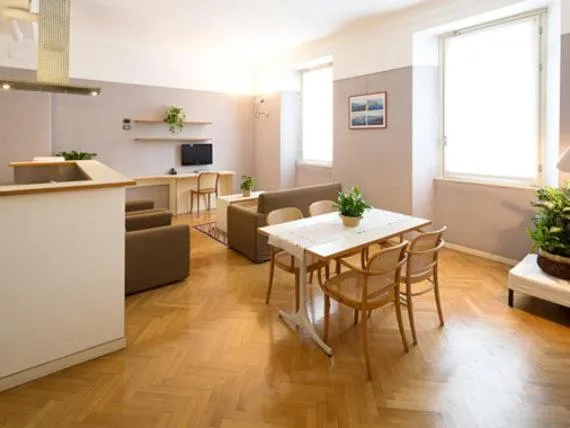 Living room in Residence Borgonuovo Uno Apartments