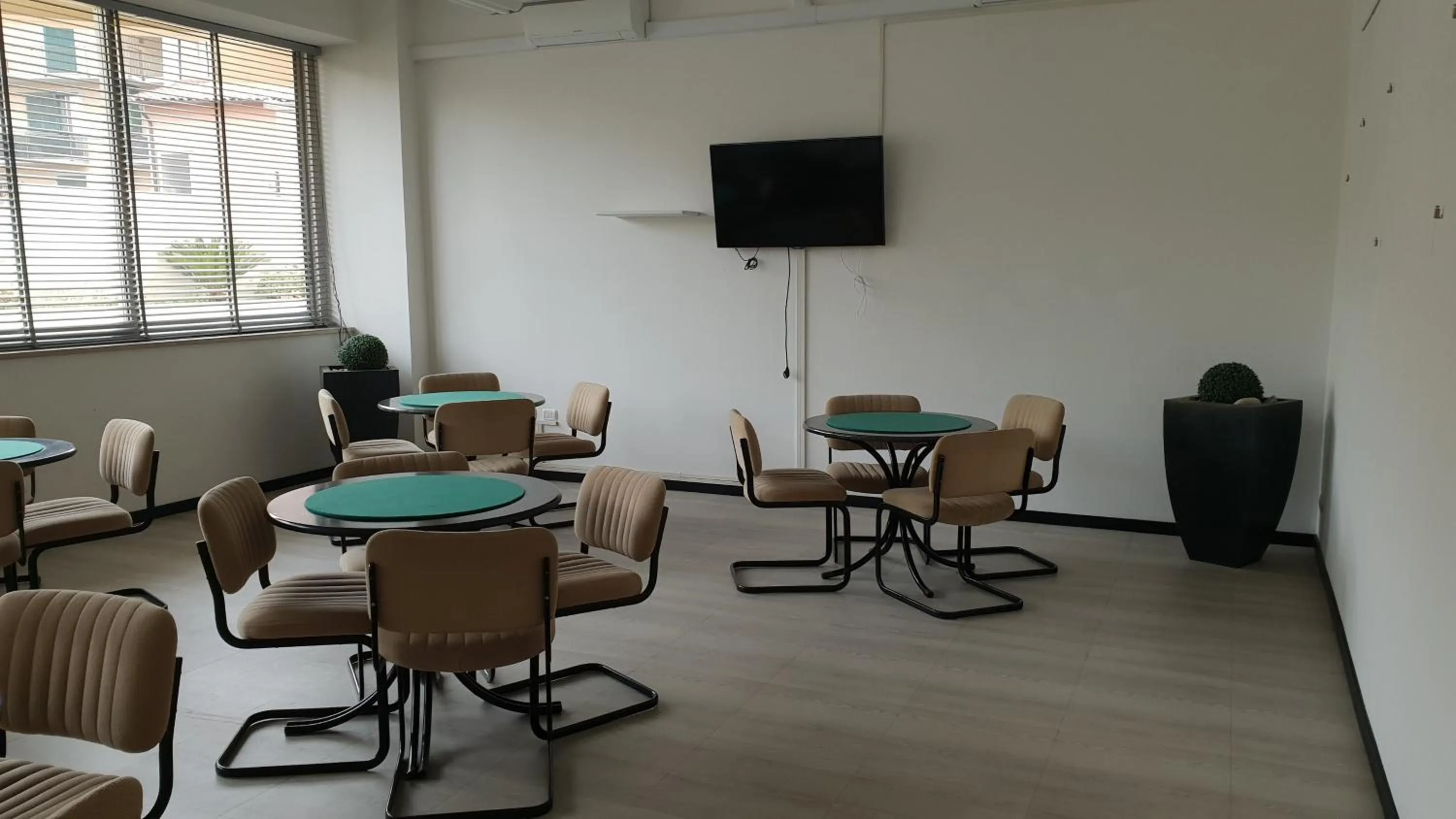 Communal lounge/ TV room in Hotel Select