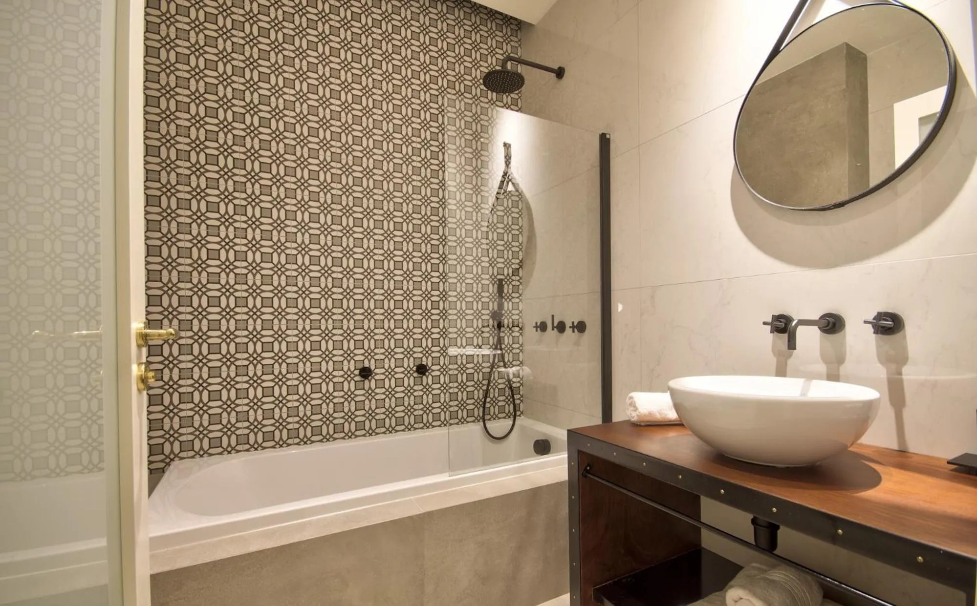 Shower in 23 Boutique Hotel