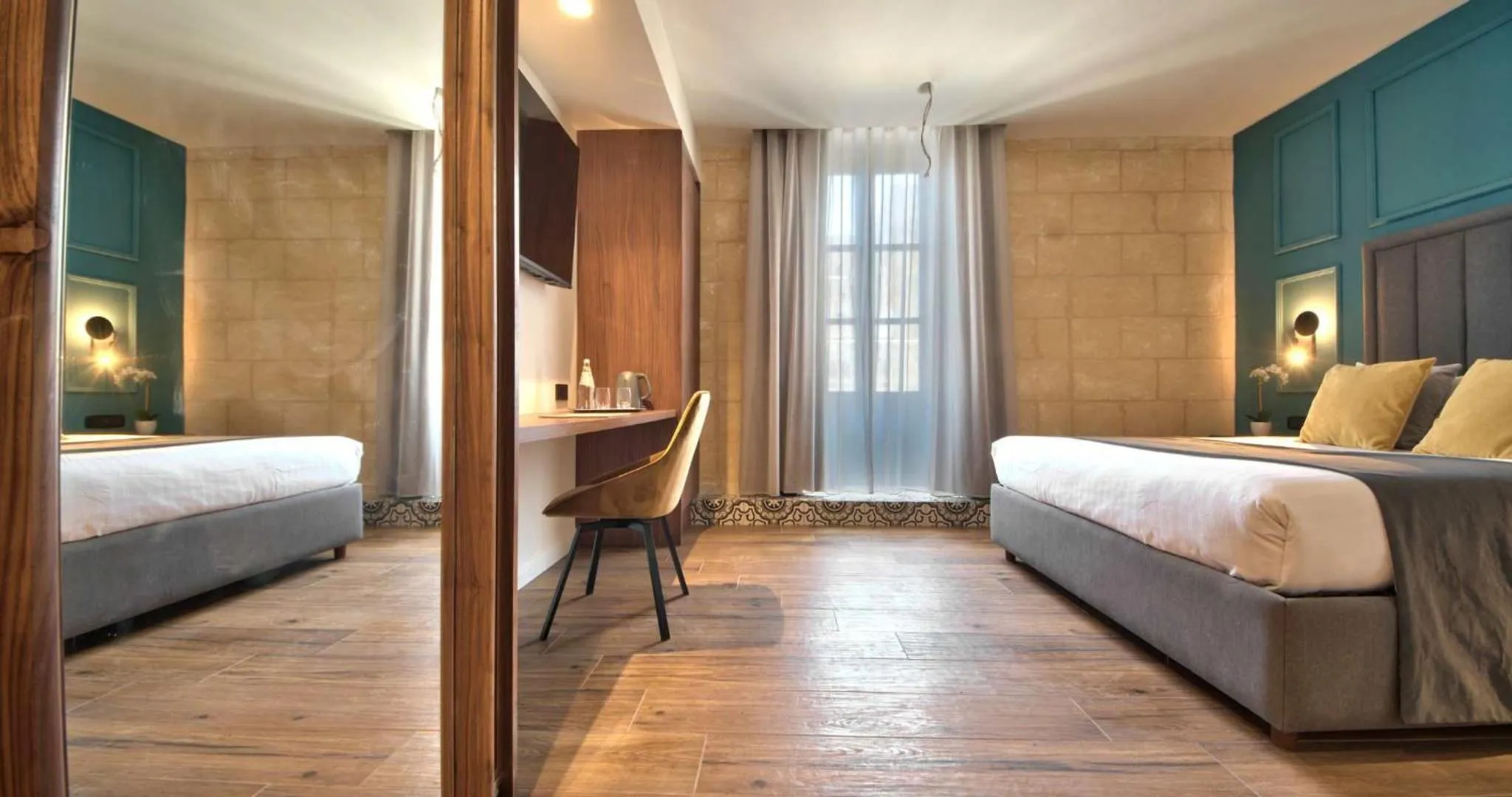 Balcony/Terrace, Bed in 23 Boutique Hotel